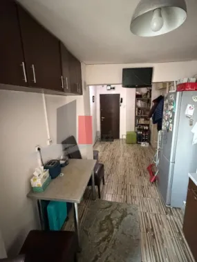 Apartament cu 3 camere de vanzare-Crangasi-loc de parcare