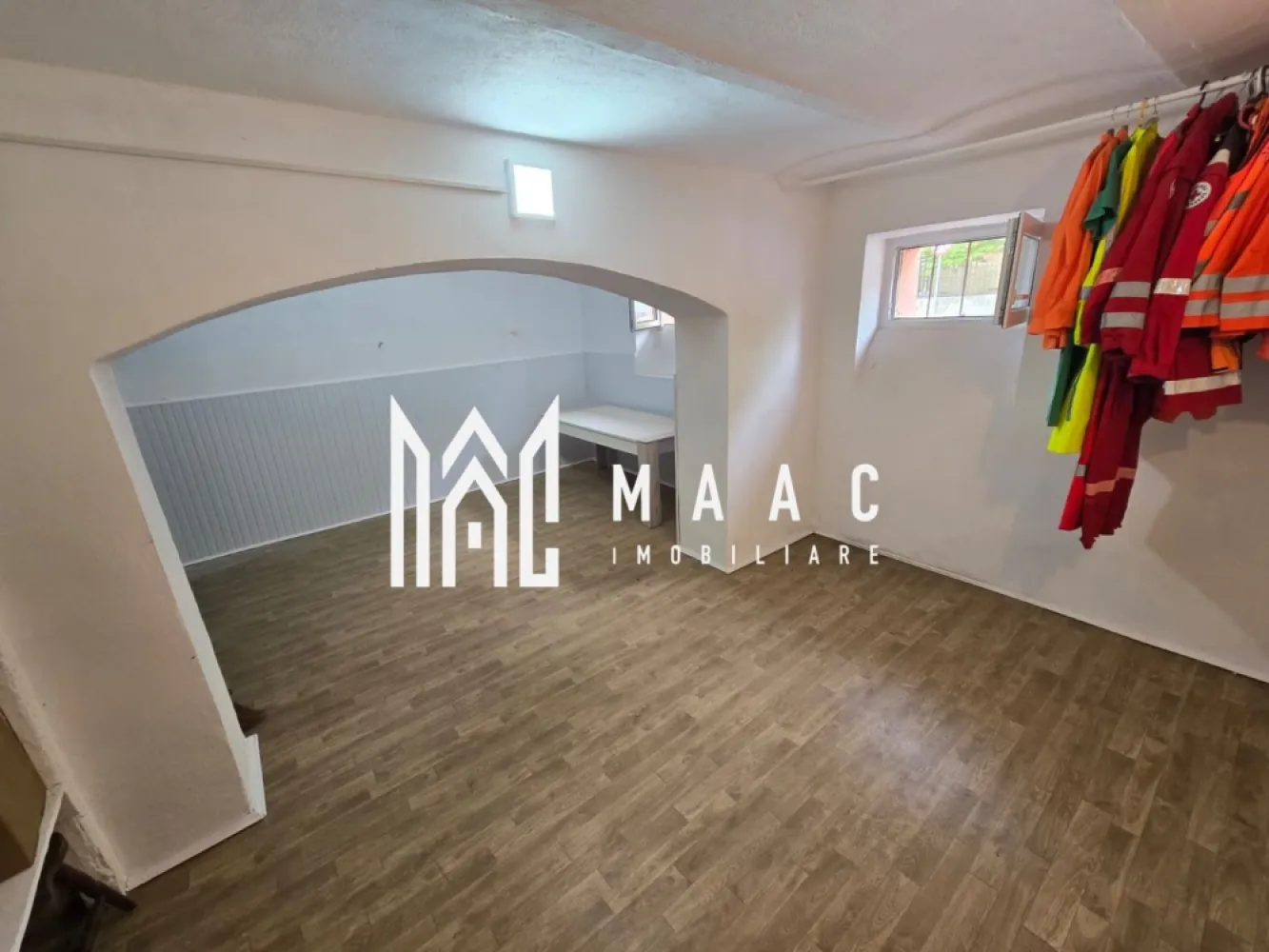 Apartament 4 camere 156 mpu zona Centrala Garaj Pivnita