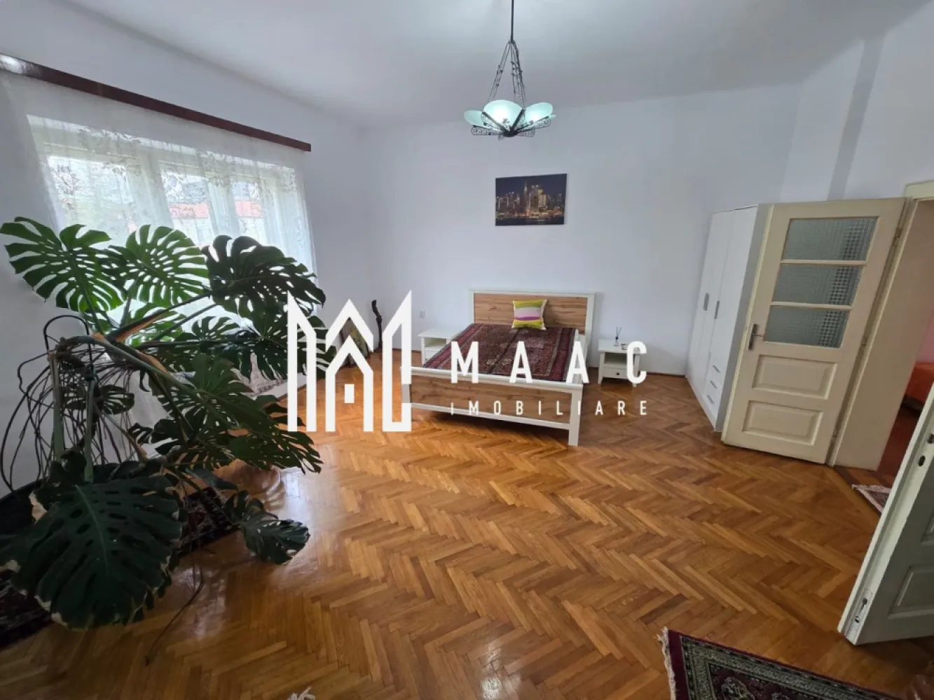 Apartament 4 camere 156 mpu zona Centrala Garaj Pivnita