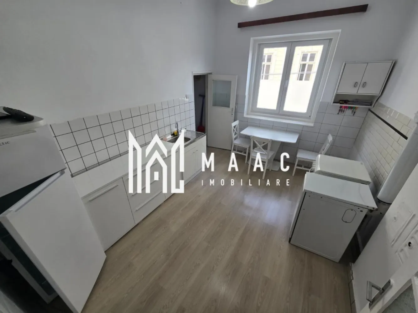 Apartament 4 camere 156 mpu zona Centrala Garaj Pivnita