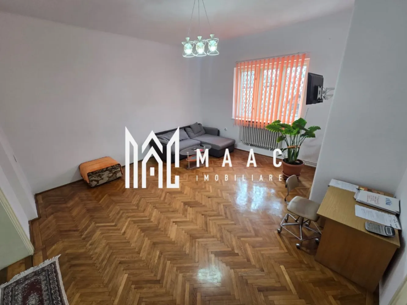 Apartament 4 camere 156 mpu zona Centrala Garaj Pivnita