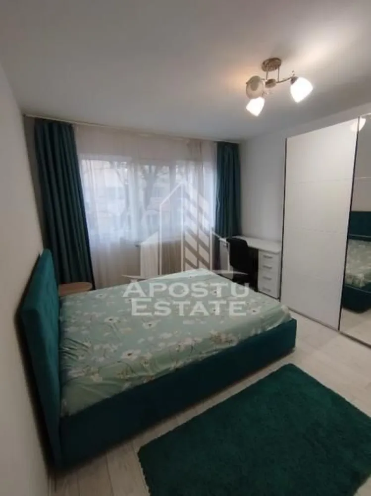 Apartament cu 1 camera, de vanzare, zona Buziaslui, Timisoara - Agentia imobiliara APOSTU ESTATE va propune spre vanzare un apartament cu 1 camere, semidecomandat, mobilat si utilat, localizat in judetul Timis, Timisoara, zona Buziasului.

Apartamentul este situat la etajul 2 unei cladiri cu 4 etaje si are o suprafata de 32.

Compartimentare:

- Hol de acces

- Bucatarie

- Camera

- Baie 

Confortul termic este realizat prin intermediul termoficarii. Zona foarte linistita cu numeroase facilitati si puncte de interes precum: acces rapid si usor la mijloacele de transport in comun, parcare amenajata langa bloc, magazine si supermarket-uri in apropiere, farmacii, institutii de invatamant, restaurante, baruri, cafenele si multe altele.
CP3072817