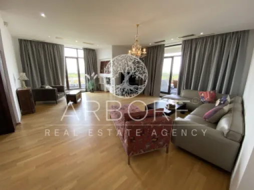 Logo Arbore Real Estate logo