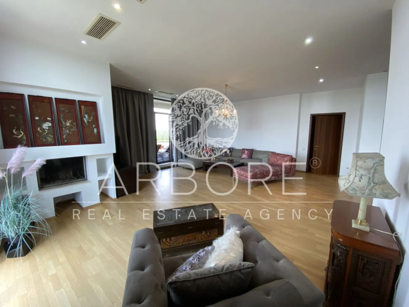 Penthouse 5 camere 250 mp lângă Ambasada SUA , zona Băneasa București