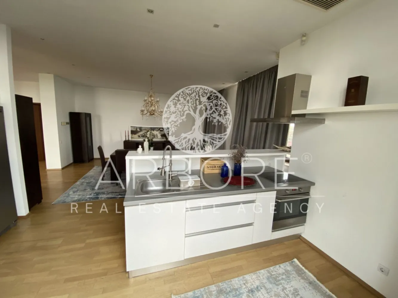 Penthouse 5 camere 250 mp lângă Ambasada SUA , zona Băneasa București