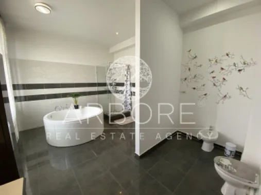 Penthouse 5 camere 250 mp lângă Ambasada SUA , zona Băneasa București