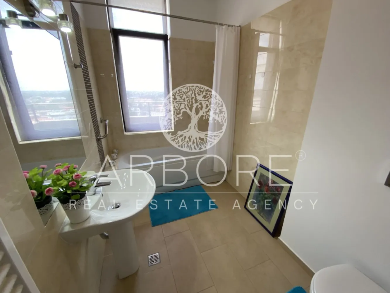 Penthouse 5 camere 250 mp lângă Ambasada SUA , zona Băneasa București