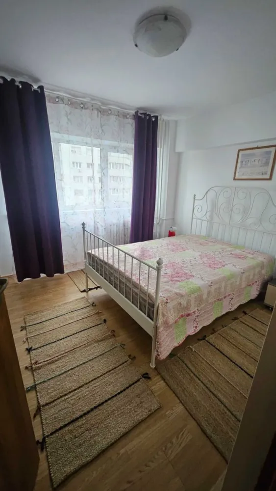 Ag BRASADAS închiriază ap 3 cam Et 5 Victoriei, Titulescu. - Agenția BRASADAS închiriază apartament 2 camere si balcon, spatios, etaj 5.