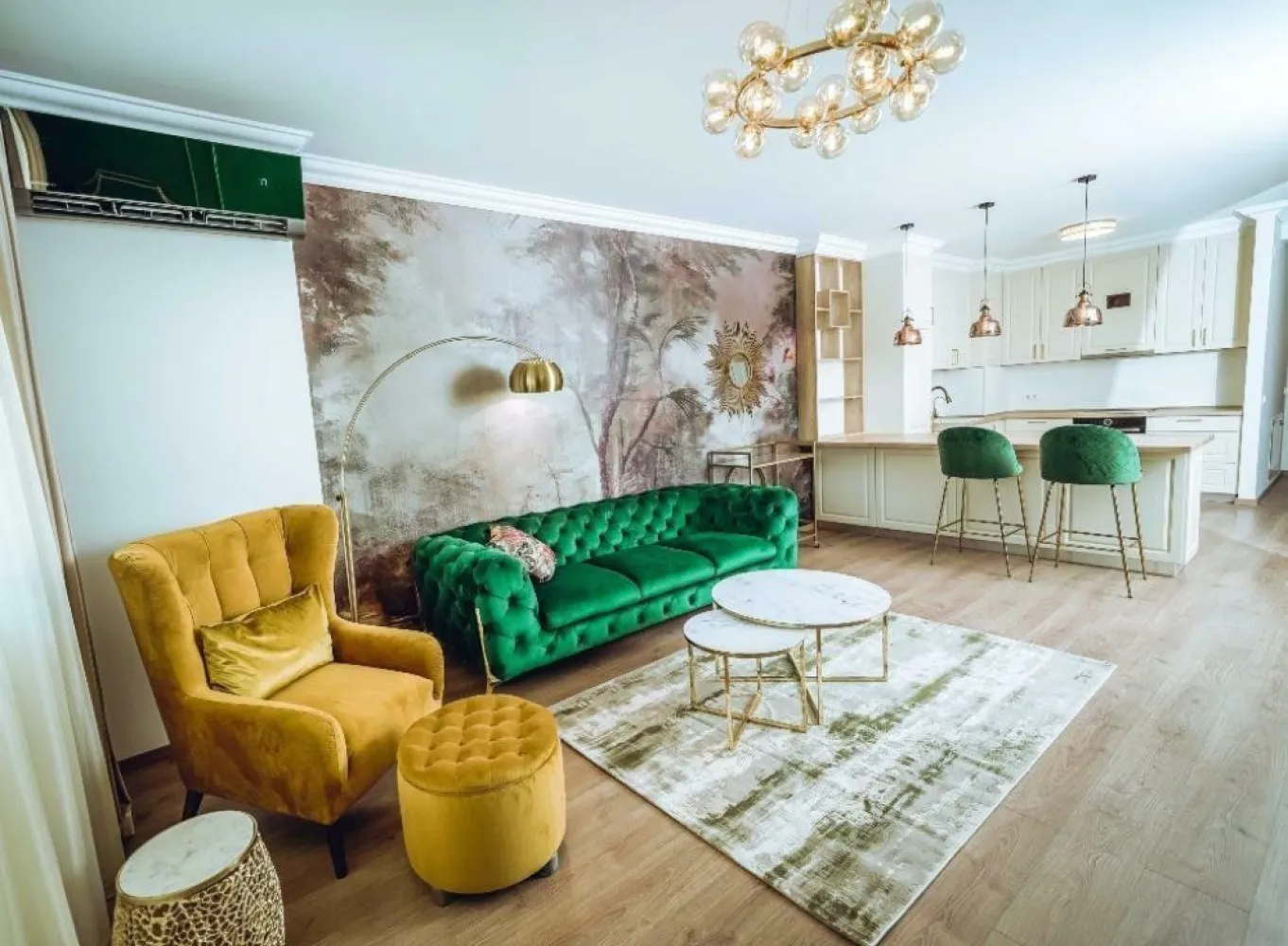 Ag BRASADAS vinde ap 2 cam PARTER 70mp LUX Piata Unirii. - Agenția BRASADAS vinde apartament elegant si spatios cu suprafata de 70mp. la PARTER in zona UNIRII, intr-o cladire finalizata in 2020.

Complexul este dotat cu paza in toate zonele de acces, spatiu verde iar zona este foarte linistita cu toate ca se afla doar la cateva minute de Piata Unirii. 

Este un apartament cu doua camere, cu un design exceptional, incalzire prin pardoseala, finisat la cele mai inalte standarde, realizat cu designer interior. 

Bucataria este complet mobilata si include aparatura electrocasnica de varf. Masina de spalat vase, filtru pentru apa potabila integrat in chiveta, masina de spalat rufe cu uscator, cuptor cu dubla functie - microunde si cuptor clasic - Bosch.

Apartamentul are o boxa de depozitare de 6mp la subsolul cladirii.

www.brasadas.com.