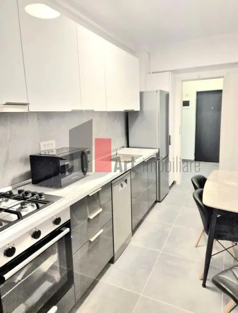 Apartament cu 2 camere de inchiriat-Aparatorii Patriei-cu centrala+loc parcare