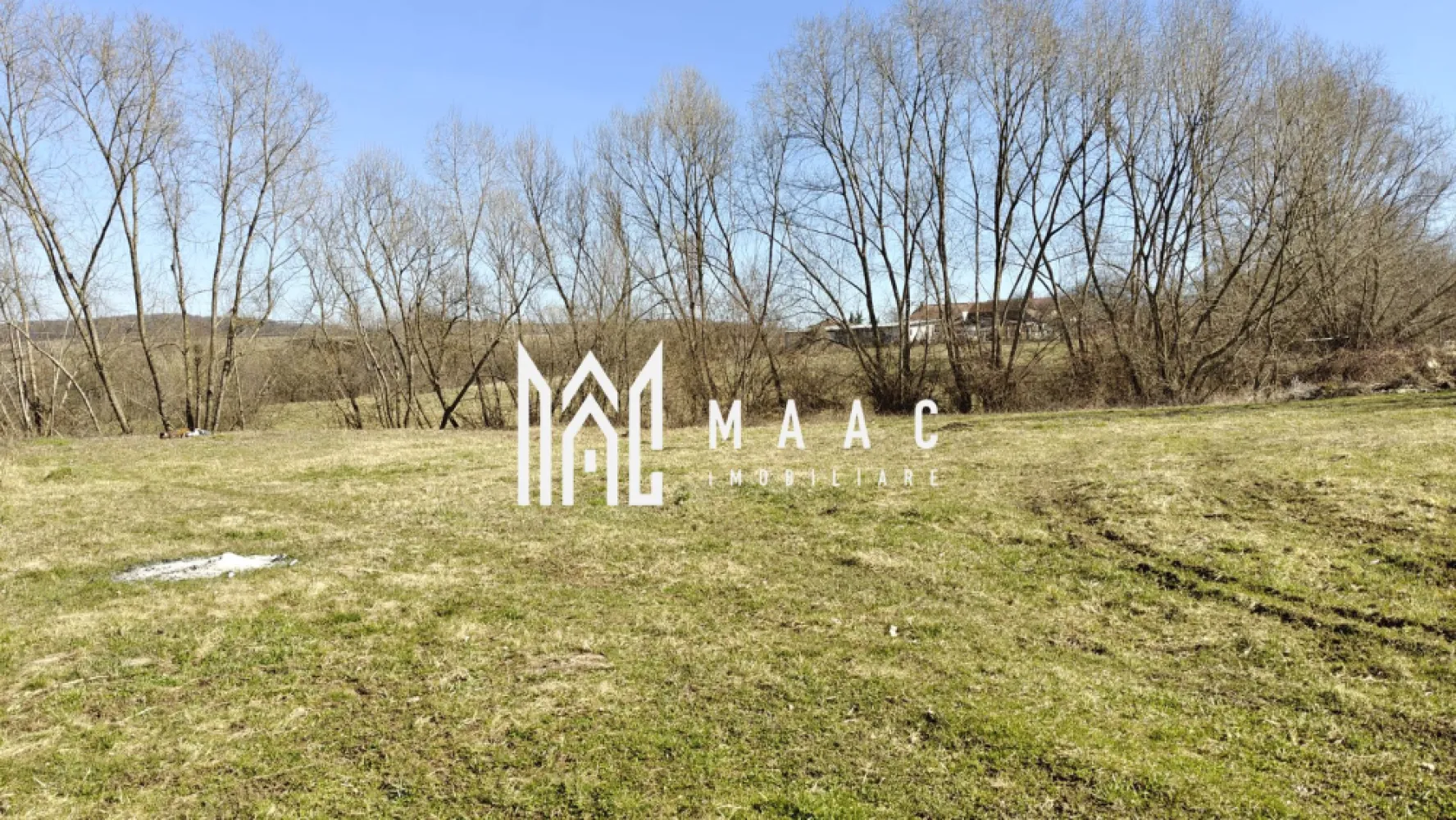 Teren intravilan I 946 mp rezidențial I Utilități I Cisnădie - MAAC Imobiliare propune spre vânzare o parcelă de teren intravilan, ideală pentru construirea unei locuințe individuale, situată într-o zonă de case noi, în raza orașului Cisnădie. Proprietatea se remarcă prin potențial ridicat, liniște și acces rapid către oraș.

Caracteristici principale:
-Suprafață teren: 946 mp
-Clasificare: intravilan
-Acces: drumul se încheie la limita proprietății
-Geometrie: formă neregulată, cu suprafață generoasă, potrivită pentru construcții, curte și anexe
-Vecinătăți: construcții existente doar pe una dintre laturile terenului
-Panoramă: vedere frumoasă către orașul Cisnădie

Utilități:
-Gaz, apă, canalizare și curent electric la limita ultimei proprietăți, la aproximativ 15 m
-Zonă în dezvoltare, cu infrastructură în curs de extindere

Terenul este potrivit pentru casă individuală, locuință modernă sau duplex, fiind amplasat într-o zonă liniștită, înconjurată de natură, ideală pentru proiecte rezidențiale care necesită spațiu amplu și intimitate.

Pentru mai multe detalii sau pentru programarea unei vizionări, vă rugăm să menționați telefonic că ați văzut anunțul cu numărul de CP: CP2889738.