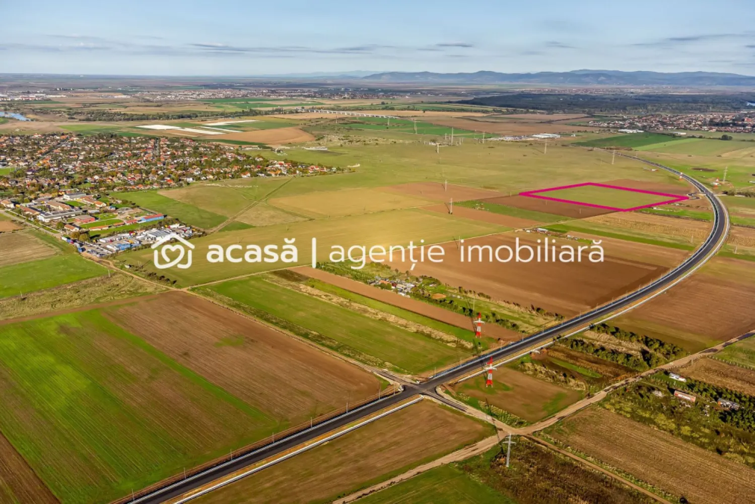 Teren industrial poziționat strategic 17 eur/mp - Vă oferim spre achiziție un teren ideal pentru construcții de hale industriale, platforme de depozitare, stație carburanți, parcări TIR-uri.

Terenul se află în Arad (în dreptul cartierului Sânicolu Mic) cu acces direct la centura Arad - Fântanele - Vladimirescu.

Caracteristici teren:
Teren arabil extravilan Arad
Suprafață: 45.080 mp
Front stradal: 197 m
Utilități: în zonă (nu sunt pe teren)

Preț: 17 eur/mp (așa cum este terenul acum)
+ 1 eur/mp dacă se dorește branșament de curent pe parcelă (avans minim 50%)
+ 3 eur/mp dacă se dorește PUZ (avans minim 50%)

Pentru ofice detalii sau vizionare apelați:
0721356746 Florin Moș