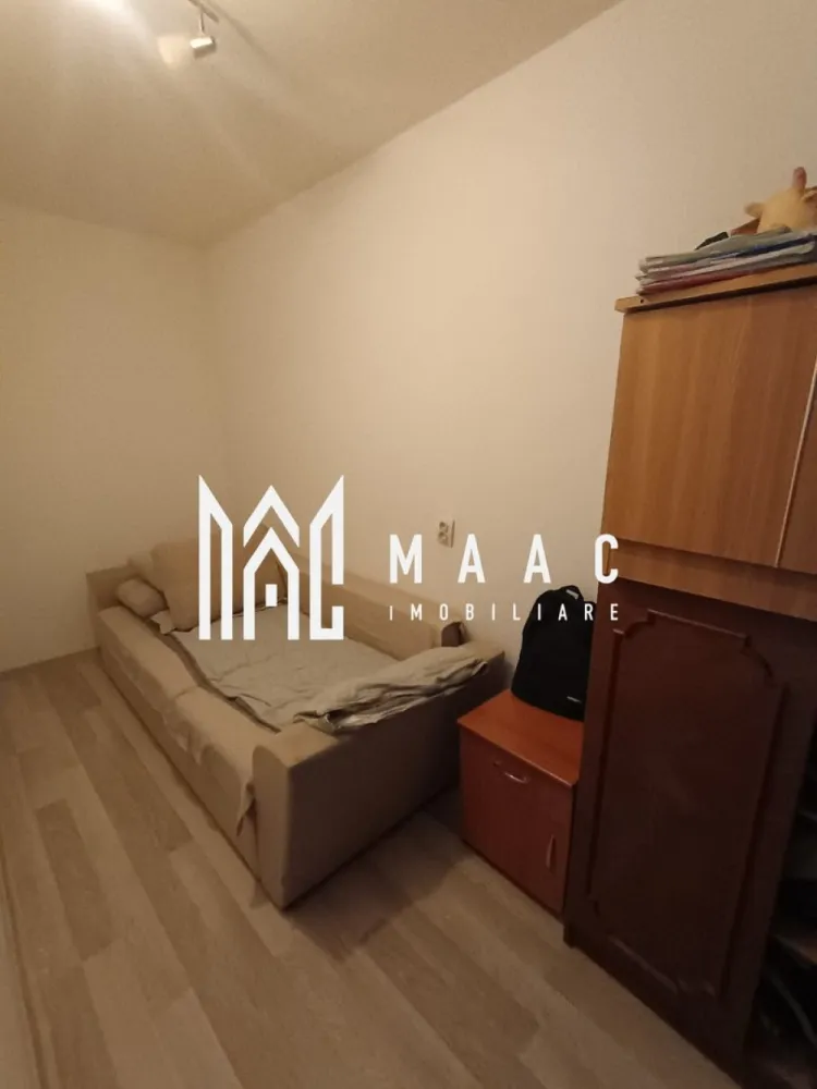 Apartament La Casă | Bucătărie Separată | Piața Cluj - MAAC Imobiliare prezintă un apartament la casă, situat în zona Piața Cluj, ideal pentru cei care caută un spațiu liniștit, cu acces la o curte comună. Proprietatea dispune de: Suprafață utilă: 49 mp, 3 camere, bucătărie separată și baie; Curte comună: Perfectă pentru relaxare sau diverse activități în aer liber, împărțită cu alți vecini; Compartimentare: Spațiu eficient organizat pentru confortul locatarilor; Stare interioară: Apartamentul este bine întreținut și poate fi personalizat după preferințe; Acces facil: Aproape de Piața Cluj, cu acces rapid la magazine, școli și mijloace de transport. Pentru mai multe detalii sau pentru a programa o vizionare, nu ezitați să ne contactați! ID CP2266956 }}