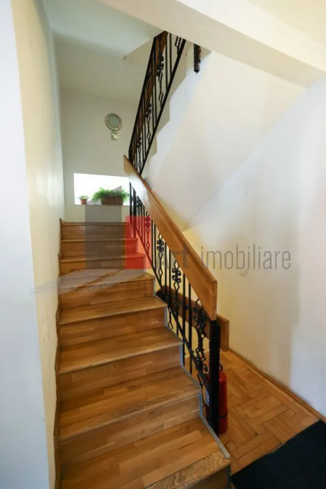 VILA IN DOMENII LOCATIE EXCELENTA