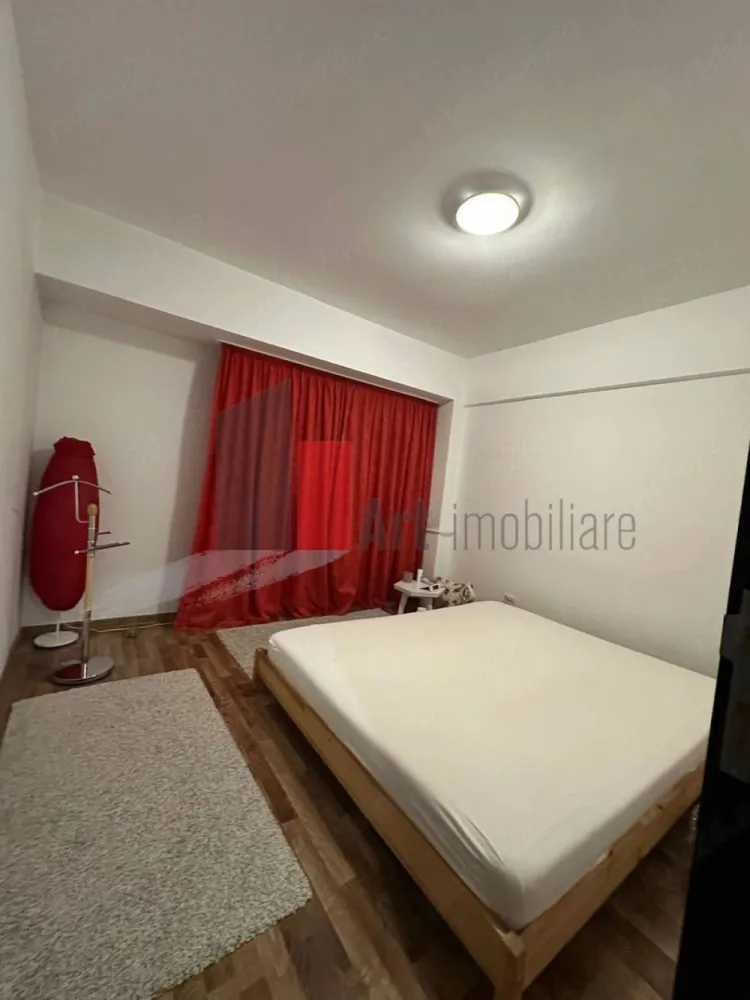 APARTAMENT 3 CAMERE CALEA VICTORIEI - Va prezentam spre vanzare un apartament de 3 camere semidecomandat situat
 intr-una dintre cele mai emblematice zone ale Capitalei si reprezinta o oportunitate rara 
 de a locui sau investi.
 Apartamentul este amplasat la etajul 3 al unui imobil solid cu 8 niveluri, fara sisc 
 seismic ,construit in 1983 si reabilitat termic in 2022.
 Cu o suprafata de 78 mp , ofera spatiu echilibrat si proportionat compus din 
 living spatios si luminos , doua dormitoare , doua bai, bucatarie separata si un balcon .
 Pentru mai multe imformatii sau vizionare contactati -ne la 0722 371 033.