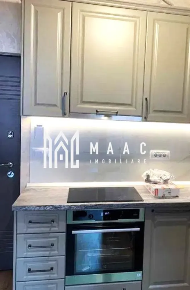 Apartament 2 camere I Decomandat I Zona Centrala - MAAC Imobiliare vă prezintă un apartament cu 2 camere, ideal pentru cei care caută un spațiu intim si confortabil, situat în zona Istorica a Sibiului. Locuinta cuprinde: living, dormitor, bucatarie, baie cu dus. Bucataria poate comunica cu livingul fiind despartita de aceasta de o usa vitrata, in 3 canate. Bucataria este complet mobilata / utilata (plita electrica si cuptor Electrolux, masina de spalat vase, combina firgorifica, mobilier MDF, masa cu 4 scaune).. Dormitorul este imbogatit cu un dressing spatios, pat matrimonial de 180x200, fotolii. Centrală proprie Viessmann 35kw și încălzire prin pardoseala marca UPONOR, cu automatizare, fiecare camera este controlata termic prin termostat digital (de la distanta, prin aplicatie). Peretii camerelor sunt tapetați cu tapet cu imprimeuri clasice, iar pardoseala este placata cu parchet triplu stratificat. Usile sunt realizate la comanda din lemn de stejar, culoarea nucului. Această proprietate reprezintă alegerea perfectă pentru un stil de viață modern, oferind un design contemporan și facilități complete, intr- o zona superba. Ideal pentru familii tinere, la inceput de drum sau investitii. In Iunie 2025 o sa fie renovata si fatada cladirii. Pentru mai multe detalii sau pentru a programa o vizionare precizati ca ati vazut anuntul cu ID:CP2260876 }}