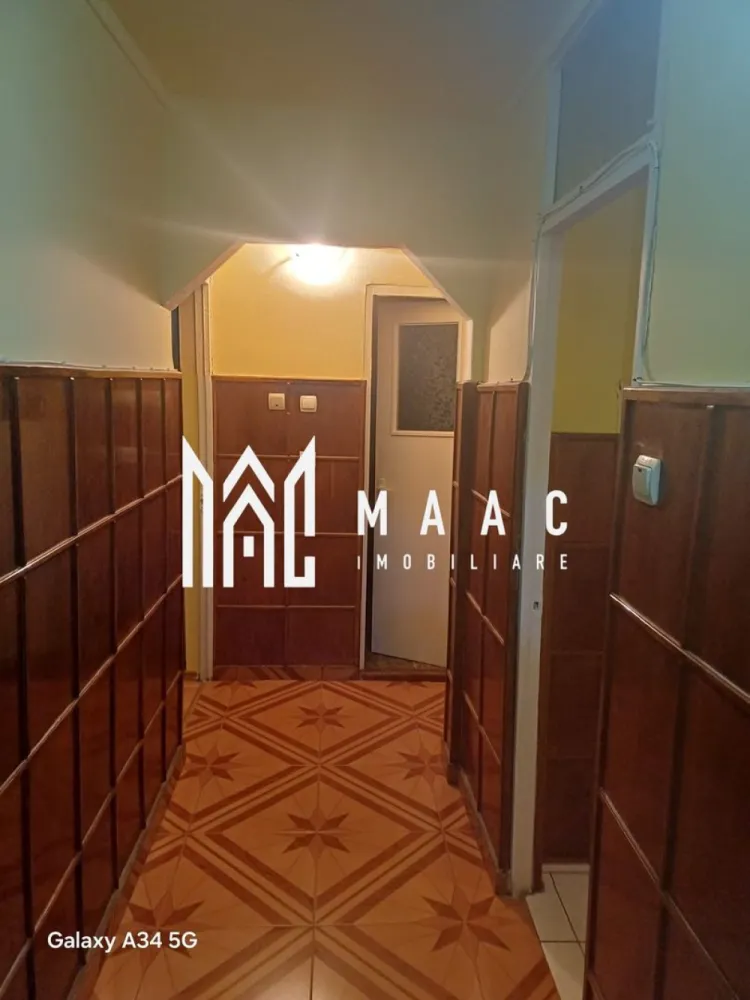 APARTAMENT 2 CAMERE I DECOMANDAT I 48 MP - MAAC Imobiliare ofera spre vanzare apartament 2 camere, bucatarie si baie.
Imobilul este situat in cartierul Lazaret, intr-o zona linistita, dar in acelasi timp relativ aproape de centrul orasului.
Apartamentul beneficiaza de acces facil la mijloace de transport in comun, magazine, scoli si alte puncte de interes, fiind o alegere potrivita atat pentru locuit, cat si pentru investitie.

Pentru mai multe detalii sau vizionare anuntati telefonic CP3004901.