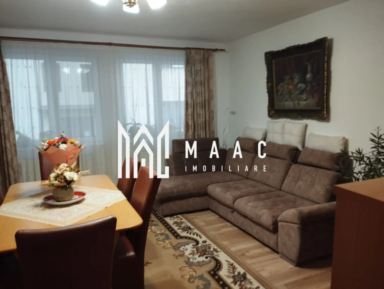 Casa individuala, 4 camere I Teren 631 mp I Garaj I Lazaret - MAAC Imobiliare propune spre vanzare o proprietate, cu 4 camere, situata in Lazaret, in zona linistita, de case. Cu regim de inaltime D+P+M si 631 mp teren, casa, orientata pe S-E, luminoasa in cea mai mare parte a zilei, este imprejmuita cu gard metalic, are poarta culisanta, pe role, zona pavata pentru acces auto si acces pietonal. Parterul (cu elevatie 1,5 m înălțime) este complet decomandat si cuprinde: hol generos, renovat si decorat modern, bucatarie inchisa, camara, living, doua dormitoare, birou, baie de serviciu cu dus, baie mare cu vana si geam de aerisire. Livingul are acces in terasa ce da spre curtea din spate. Mansarda este neamenajata, open space, dar cu posibilitatea de a configura acolo 2-3 camere si o baie. La demisol este pivnita, uscata, aerisita-2 incaperi. In fata casei, pe o zona de cca 6 m latime, e amenajata o gradina cu flori, ce ofera bucurie privitorilor si un plus de intimitate casei. Spatele casei ofera posibilitatea de a parca doua masini, curte pavata pe o portiune care include un garaj dar si un spatiu pentru barbeque. In planul 2 gasim o parcela de gradinuta cu legume. Casa are termo-hidro-izolatie, incalzirea se face cu centrala termica noua (in garantie!) si calorifere, acoperisul-tigla de beton. Circuit antiefracție; sistem de protecție la supratensiuni -montat la tabloul electric principal. Sistem iluminare nocturna, cu senzor mișcare (energie solara), cișmea dubla si canalizare. Intregul spatiu al proprietatii este eficientizat si raspunde atat nevoilor organizatorice casnice cat si celor care tin de relaxare si de petrecere a timpului in mod placut. Se vinde mobilata/utilata. Zona este linistita, doar de case, usor retrasa de la zgomotul strazilor principale. Pentru mai multe detalii precizati telefonic ca ati vazut anuntul cu ID:CP2251778 }}