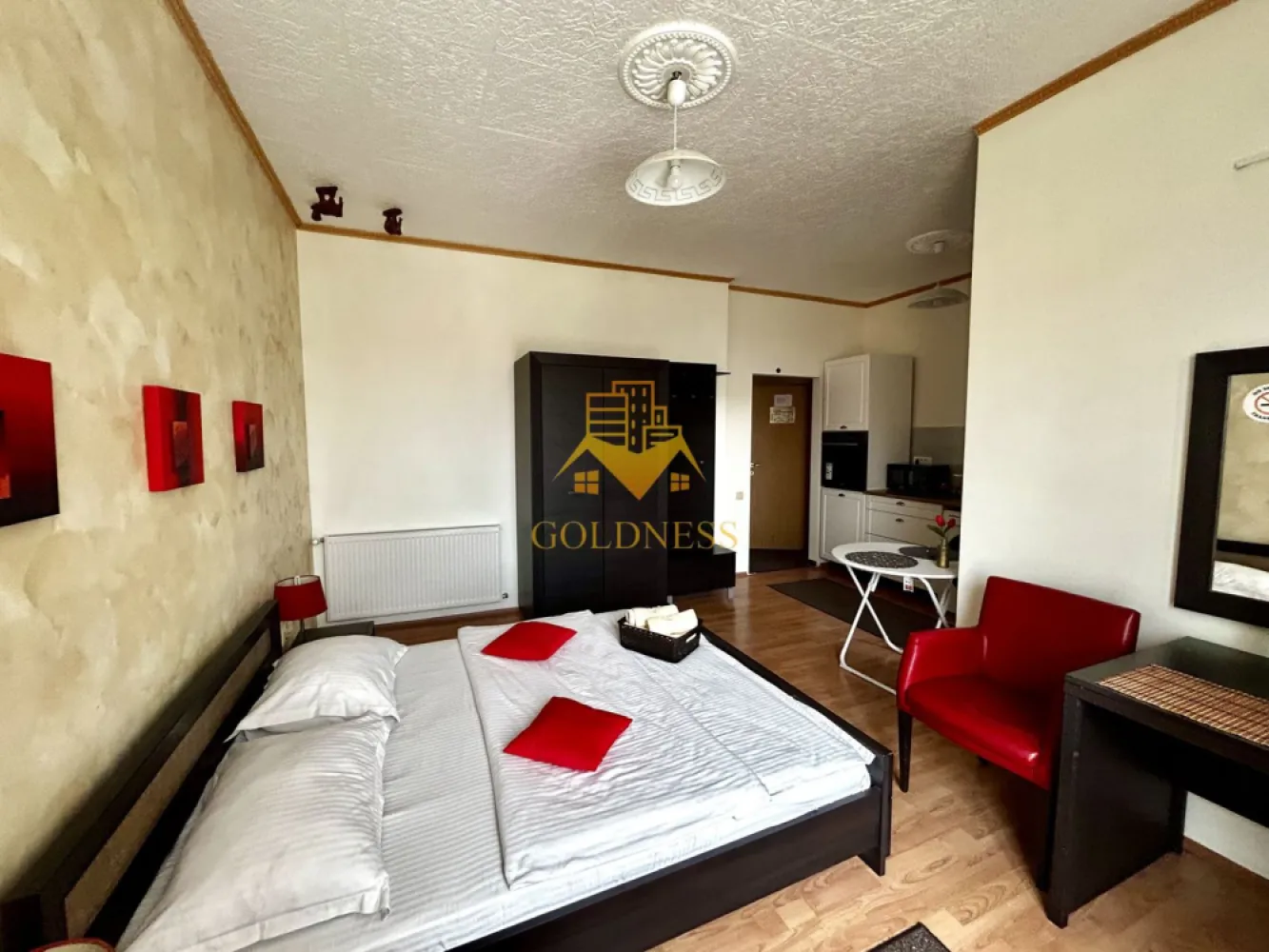1 camera, Modern, Pet Friendly, Parcare, Profi, Borhanci - GOLDNESS Imobiliare vă propune spre închiriere un apartament cu o camera, complet mobilat și utilat, situat la etajul 1intr o casa cu 2 etaje, în Cartierul Borhanci.
Se accepta pisici si caini de talie mica!
Dispune de loc de parcare!
Se află în apropierea stațiilor de transport în comun, magazine, restaurante, spații verzi, farmacii, etc. 

Apartamentul este compartimentat astfel:
 - dormitor cu pat matrimonial, dulap, noptiere, birou
 - bucatarie complet utilată și mobilată, loc de servit masa, masina de spalat haine 
 - baie cu dus, calorifer port prosop și dulap pentru depozitare.

Imobilul este dotat cu toate cele necesare- centrală proprie, frigider, plita, hotă, mașină de spălat haine, televizor, etc. 

Dacă sunteți interesați de acest apartament și doriți să îl vizionați, dar și pentru alte oferte nu ezitați să ne contactați telefonic sau prin e-mail. Vă stăm la dispoziție!
Pentru intermediere se percepe un comision de 50% din prețul chiriei!