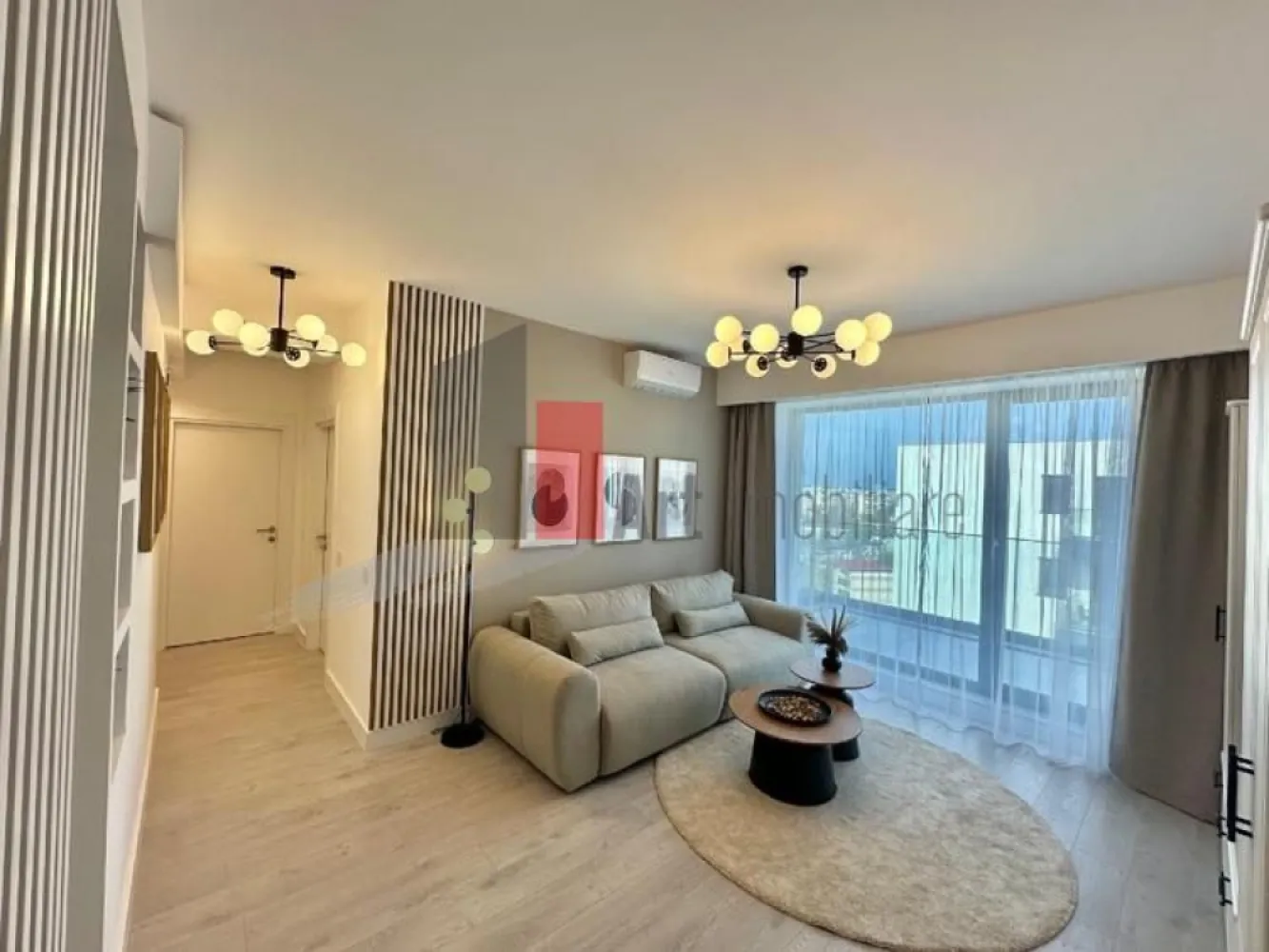 Vanzare apartament 3 camere mobilat utilat Novum 56 Gorjului Lujerului Militari - Vindem apartament cu 3 camere nou, semidecomandat, 75 mp suprafata totala, 2 bai, situat in complexul rezidential Novum 56, faza 2, et 11/11.

Locatia este excelenta, la numai 7 minute de mers pe jos de metrou Gorjului, 5 minute de linia tramvaiului 25 din Bd. Timisoara, 15 minute de Mall Plaza Romania, iar parcul Liniei este chiar in spatele blocului. In imediata apropiere se gasesc magazinele Lidl si Penny.

Apartamentul este insorit si beneficiaza de vedere libera catre parcul Liniei.
Apartamentul se vinde mobilat si utilat complet, cu finisaje, mobilier si electrocasnice de calitate superioara. Totul este nou si nu a mai fost locuit. Apartamentul beneficiaza de dotari premium: pat dublu matrimonial, dressinguri spatioase, canapea extensibila, centrala termica in condensatie, inclazire in pardoseala, frigider side by side Gorenje, masina de spalat cu uscator Gorenje, masina de spalat vase Gorenje, cuptor electric Gorenje, plita inductie vitroceramica Good Home , chiuveta granit compozit Pyramis, televizor UHD Smart 4K, 139 cm Philips, aer conditionat Vortex 12000 BTU.

Cel de-al doilea dormitor dispune de 2 dulapuri spatioase si comoda Tv, restul mobilierului urmand a fi montat in functie de alegerea cumparatoruluui.

Pret: 199.000 Eur + 21%TVA