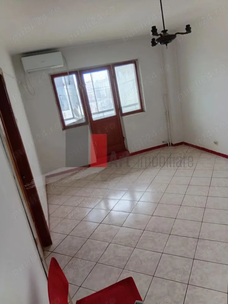 Vindem apartament 2 camere in Crangasi - Vindem apartament apartament 2 camere, decomandat, suprafata utila totala 55 mp, etaj 8 din 8, an 1984, curat,terasa ok, cartierul Crangasi, metrou, strada Zboina Neagra