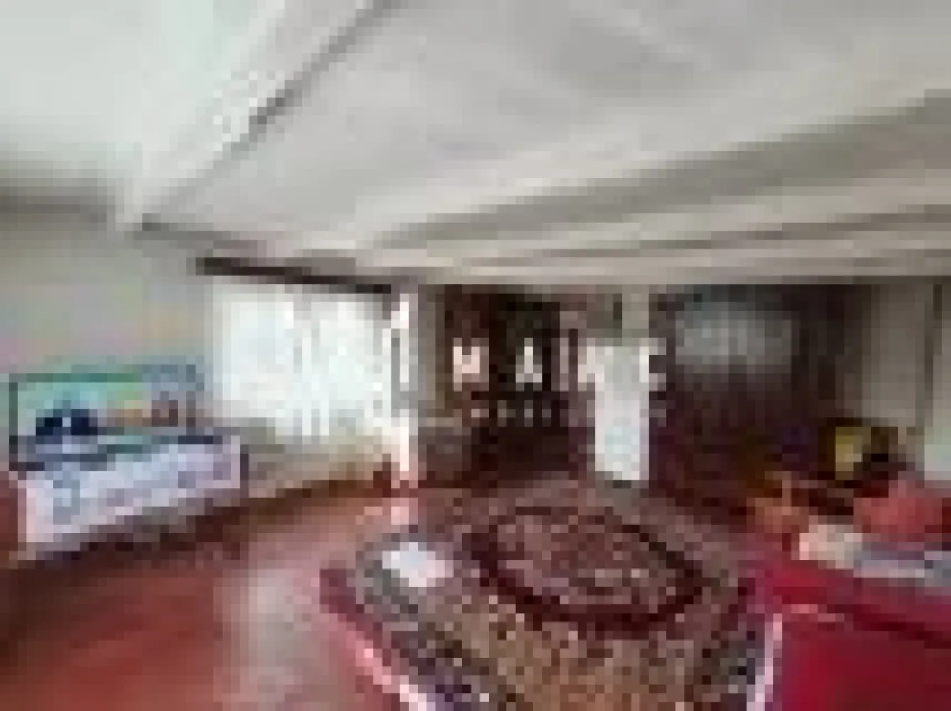 Casă 3 camere | Marginimea Sibiului - MAAC imobiliare vă prezinta o proprietate ideală pentru cei care își doresc liniștea vieții la țară, situată la 32 km de Sibiu. Caracteristici principale: Suprafață utilă: 260 mp, desfășurată pe parter și etaj. Compartimentare practică: Parter:Living spațios.Cameră suplimentară, ideală pentru birou sau dormitor de oaspeți.Bucătărie închisă. Două băi cu geamuri și cabine de duș. Etaj:2 dormitoare mari, luminoase. Dressing separat. Pod: Pod propriu acoperit cu țiglă, ce poate fi transformat în mansardă, oferind posibilități suplimentare de extindere. Dotări și finisaje: Ferestre din PVC cu geam termopan pentru izolare termică și fonică. Ușa de la intrare din PVC, iar ușile interioare din lemn masiv. Pardoseală din scândură. Pereți finisați cu lavabilă sau humă. Gresie și faianță în băi. Interiorul necesita amenajari, tavan rigips, bucatarie si baie-materiale cumparate, gresie si faianta in bucatarie, exterior - vopsea decorativa. Exterior:Curte individuală: 70 mp. Grădină: 100 mp cu pomi fructiferi, situată în partea din spate a casei. Loc de parcare disponibil pe proprietate. Utilități și facilități: Apă curentă, canalizare, curent electric. Gaz disponibil la poartă. Străzi asfaltate și iluminate public. Avantaje suplimentare: Casă Intabulată și termoizolată. }}