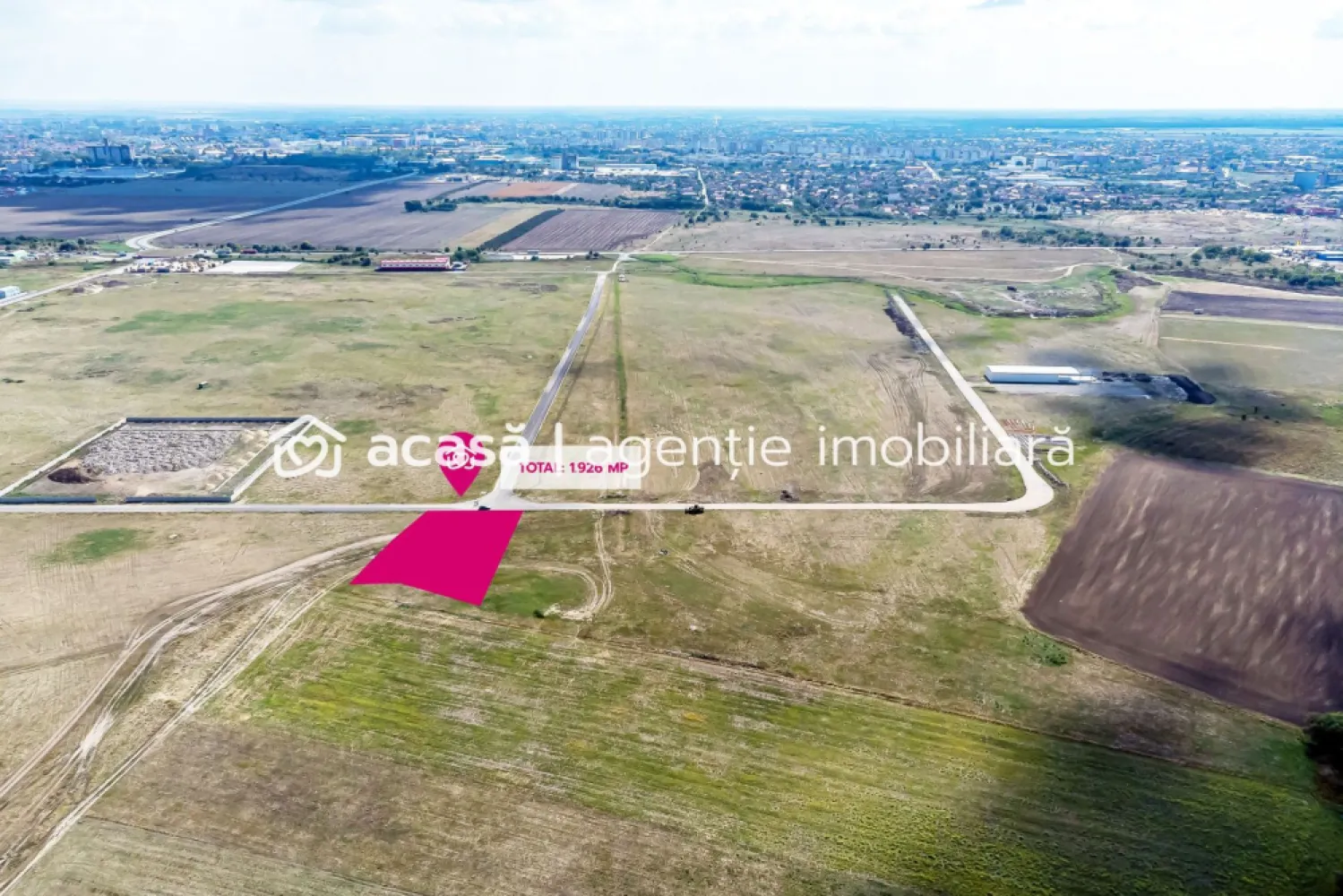 Oportunitate – Teren industrial 1.926 mp lângă Centura Vest Arad - 📌 Detalii teren:
Suprafață: 1.926 mp (dar putem să vă punem la dispoziție și suprafețe mai mari)
Front stradal: 34 m
Localizare: foarte aproape de Centura de Vest Arad
Acces rapid la drumurile principale și infrastructura rutieră

✅ Avantaje:
Zonă industrială aflată în plină dezvoltare
Potrivit pentru hale de producție, depozite logistice, centre de distribuție sau fabrici
Accesibilitate și vizibilitate foarte bune
Poziționare strategică în hub-ul industrial Arad

💡 Ideal pentru companii care caută extindere sau pentru investitori interesați de un teren cu potențial ridicat de dezvoltare și randament pe termen lung.

Nu dispui de toată suma? Te ajutăm noi gratuit! Îți obținem oferte de la 16 bănci.

Ai o proprietate de vânzare în Arad și vrei să știi cât valorează cu adevărat?
Sună-mă pentru o evaluare gratuită, fără obligații.

📲 Contact:
Lucian Marc – Consultant Imobiliar Acasă Arad
Tel: 0746 093 329

Birou: ACASA | Agenție Imobiliară Arad
📍 Bulevardul Decebal 2, Arad 310133