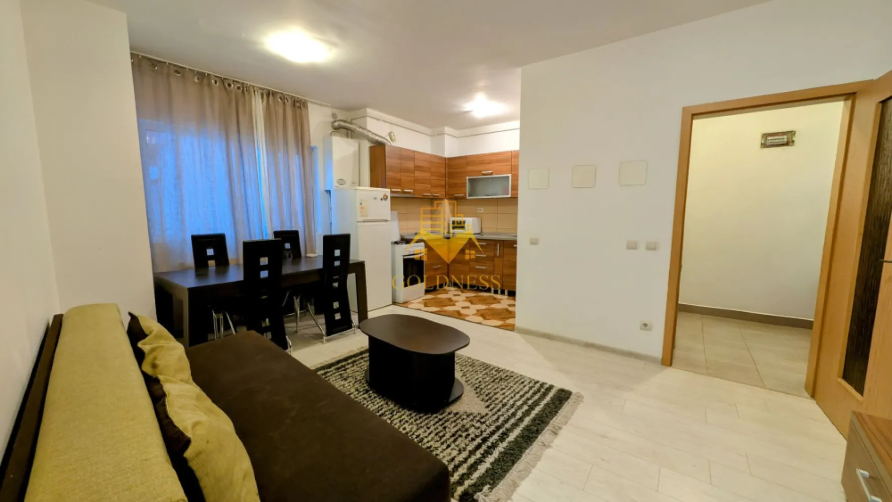 2 camere, Modern, UTCN, Spitalul de Recuperare, Profi, Zorilor - GOLDNESS Imobiliare vă propune spre închiriere un apartament cu 2 camere complet mobilat și utilat, la etajul 8 într-un imobil de 11 etaje, în Cartierul Zorilor.
Posibilitate de a parca in zona sau de a inchiria o parcare!
Se află în apropierea stațiilor de transport în comun, magazine, restaurante, spații verzi, farmacii, etc. 

Apartamentul este compartimentat astfel:
 - dormitor cu pat matrimonial, dressing, noptiere
 - living cu bucatarie open space complet utilată și mobilată, canapea extensibilă, loc de servit masa 
 - baie cu cabina de dus, calorifer port prosop și dulap pentru depozitare.
 - balcon de 4 mp

Imobilul este dotat cu toate cele necesare- centrală proprie, frigider, aragaz, hotă, mașină de spălat haine, televizor, etc. 

Dacă sunteți interesați de acest apartament și doriți să îl vizionați, dar și pentru alte oferte nu ezitați să ne contactați telefonic sau prin e-mail. Vă stăm la dispoziție!
Pentru intermediere se percepe un comision de 50% din prețul chiriei!