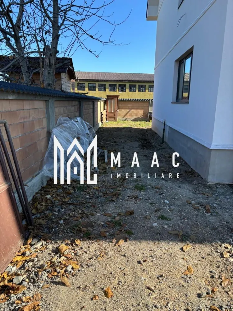 Casa tip duplex | Terasa | Rasinari - Vă propunem spre vânzare o casă tip duplex, modernă și spațioasă, cu o suprafață totală utilă de 194,6 mp, situată într-o zonă liniștită, in Rasinari. Acest imobil dispune de parter, etaj și mansardă, oferind suficient spațiu pentru o familie, cu posibilități multiple de amenajare. Curtea proprie de 160 mp adaugă un plus de valoare, fiind ideală pentru petrecerea timpului liber sau amenajarea unei grădini personale. Caracteristici principale: Suprafață totală utilă: 194,6 mp Compartimentare: Parter + Etaj + Mansardă, într-o configurație care oferă intimitate și confort pe fiecare nivel Curte proprie: 160 mp, cu posibilități de amenajare a unui loc de relaxare, grădină sau loc de joacă pentru copii Predare la alb: Imobilul va fi predat la stadiul de alb, permițându-vă să personalizați finisajele interioare conform preferințelor dumneavoastră Detaliile fiecărui nivel: Parter: Living spațios, bucătărie separată, dormitor si baie . Etaj: 2 dormitoare luminoase și aerisite, cu acces facil la baie si o camera de relaxare care face legatura intre ele. Mansardă: Un spațiu flexibil care poate fi amenajat în funcție de nevoile dumneavoastră. Avantaje suplimentare: Curte de 160 mp: Ideală pentru a crea un loc de relaxare, grădină personală sau loc de joacă pentru copii Posibilități de personalizare: Predarea la alb vă permite să vă puneți amprenta asupra casei, alegând finisajele care se potrivesc stilului dumneavoastră personal Ideal pentru: Familii care își doresc un cămin modern, spațios și personalizabil Persoane care preferă o locuință cu multiple opțiuni de amenajare și cu curte proprie Oricine caută o casă deosebită într-o zonă liniștită, dar cu acces rapid la facilități urbane Pentru mai multe informatii sau pentru a programa o vizionare, va rugam sa specificati ID: CP2217812 }}