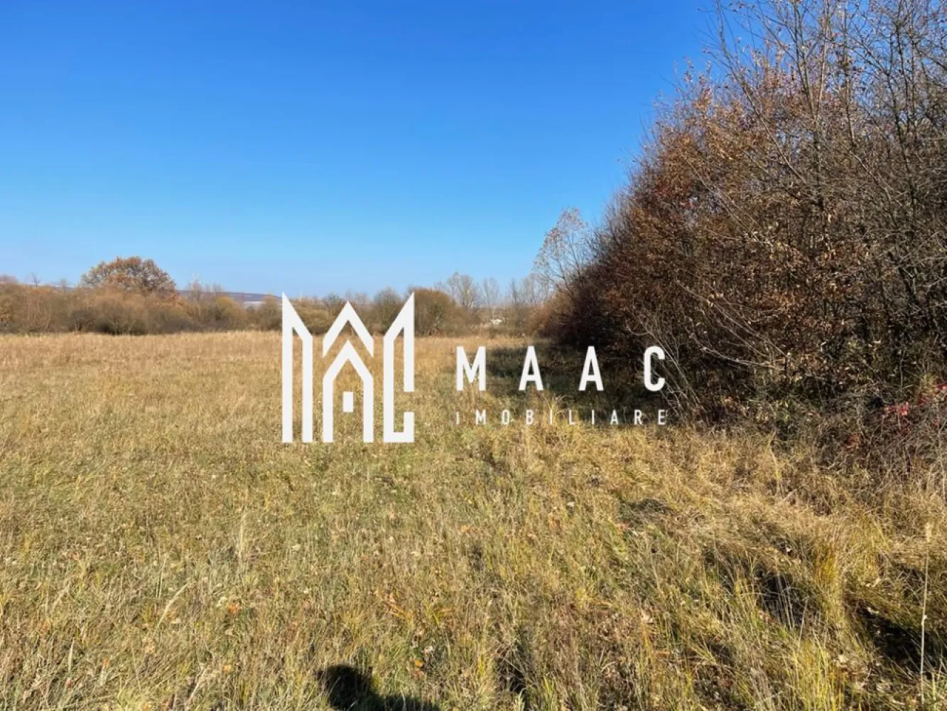 Teren industrial | servicii Selimbar DN | 2934mp - MAAC Imobiliare vă propune spre vânzare un teren cu destinație industrială sau servicii, localizat în Șelimbăr, poziționat strategic la șosea și în proximitatea autostrăzii, aspect ce facilitează desfășurarea activităților economice în condiții optime. Proprietatea reprezintă o oportunitate potrivită pentru investitori și dezvoltatori interesați de proiecte industriale, logistice sau de servicii, într-o zonă cu accesibilitate excelentă.

Indicii de urbanism (POT, CUT etc.) vor fi reglementați prin PUZ, oferind posibilitatea configurării unui proiect adaptat cerințelor specifice ale viitorului beneficiar. Conform Certificatului de Urbanism, imobilul nu este grevat de servituți sau sarcini și nu se află în zonă de protecție, aspecte care asigură un cadru juridic clar pentru dezvoltare.

Caracteristici principale:
-Teren cu destinație industrială sau servicii
-Localizare în Șelimbăr
-Poziționat la șosea
-Apropiere de autostradă
-Fără servituți și sarcini
-Indicii urbanistici reglementați prin PUZ

Datorită amplasării și accesului facil la infrastructura rutieră majoră, terenul este pretabil pentru o multitudine de activități industriale sau de servicii, oferind premise favorabile pentru dezvoltări eficiente și sustenabile.

Pentru mai multe detalii, vă rugăm să precizați telefonic că ați văzut anunțul cu ID CP1349881.