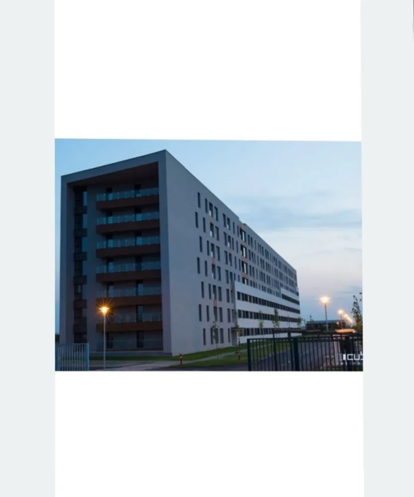 Vânzare - Proprietar:Vând apartament cu trei camere în Bragadiru/Ilfov în Complexul Rezidențial Cubic 7.Complexul este închis având parc propriu și supraveghere video.Apartament are o suprafață totală de aproximativ 80 mp, fiind decomandat.Apartament se vinde mobilat, este situat la parterul blocului din 6 etaje având și loc de parcare.Detalii: 0736812131&nbsp; &nbsp; &nbsp; &nbsp; &nbsp; &nbsp; &nbsp;0771130754 &nbsp; &nbsp;Preț: 170.000 EURO