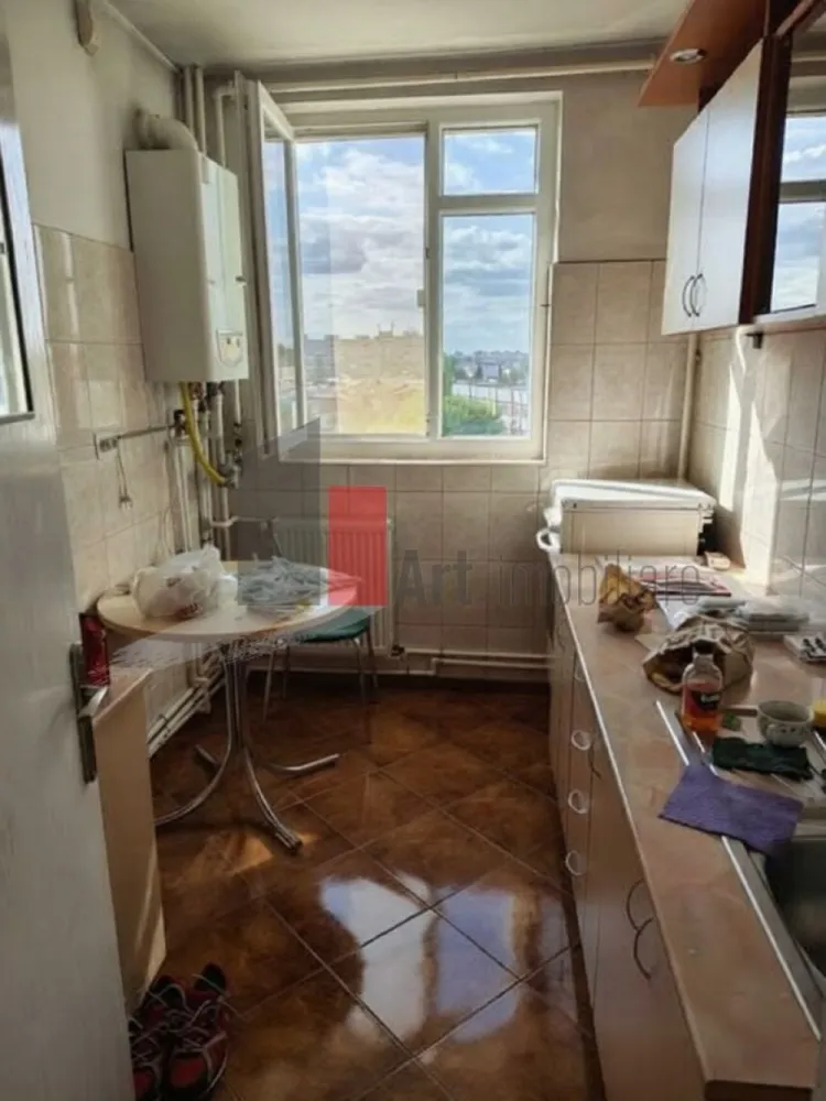Vânzare apartament 3 camere cu centrală Bd. Obregia - Fântâna Florilor