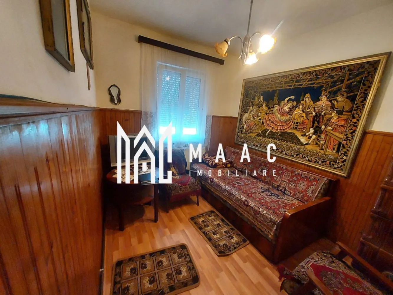 Casa 3 Camere | 67 MPU | 507 Teren | Calea Poplacii - MAAC Imobiliare vă propune spre vânzare o casă situată într-una dintre cele mai apreciate și liniștite zone rezidențiale din Sibiu, Valea Aurie. Această proprietate este ideală pentru cei care doresc să creeze o locuință unică, adaptată nevoilor proprii, într-un mediu verde și relaxant. Caracteristici Principale: Suprafață utilă: 67 mp, oferind spațiu suficient pentru o locuință confortabilă Teren: 507 mp, perfect pentru extindere, amenajarea unei grădini, terase sau spații recreative Compartimentare: 3 camere, ideale pentru familie sau spațiu personalizat Stare: Necesită renovare, oferind libertatea de a amenaja și decora casa conform preferințelor Posibilitate de mansardare: Oportunitate excelentă de extindere a spațiului util Avantaje: Situată în Valea Aurie, aproape de parcuri, școli, magazine, restaurante și alte facilități urbane Curte Spațioasă: Ideală pentru momente de relaxare, petreceri în aer liber sau proiecte de grădinărit Spațiul oferă flexibilitate pentru reamenajare și extindere, Această casă este o oportunitate rară pentru cei care caută o proprietate cu potențial mare de dezvoltare, într-o zonă rezidențială bine cotată. Pentru mai multe detalii, fotografii suplimentare sau programarea unei vizionări, vă invităm să ne contactați specificând ID: CP2148158. }}