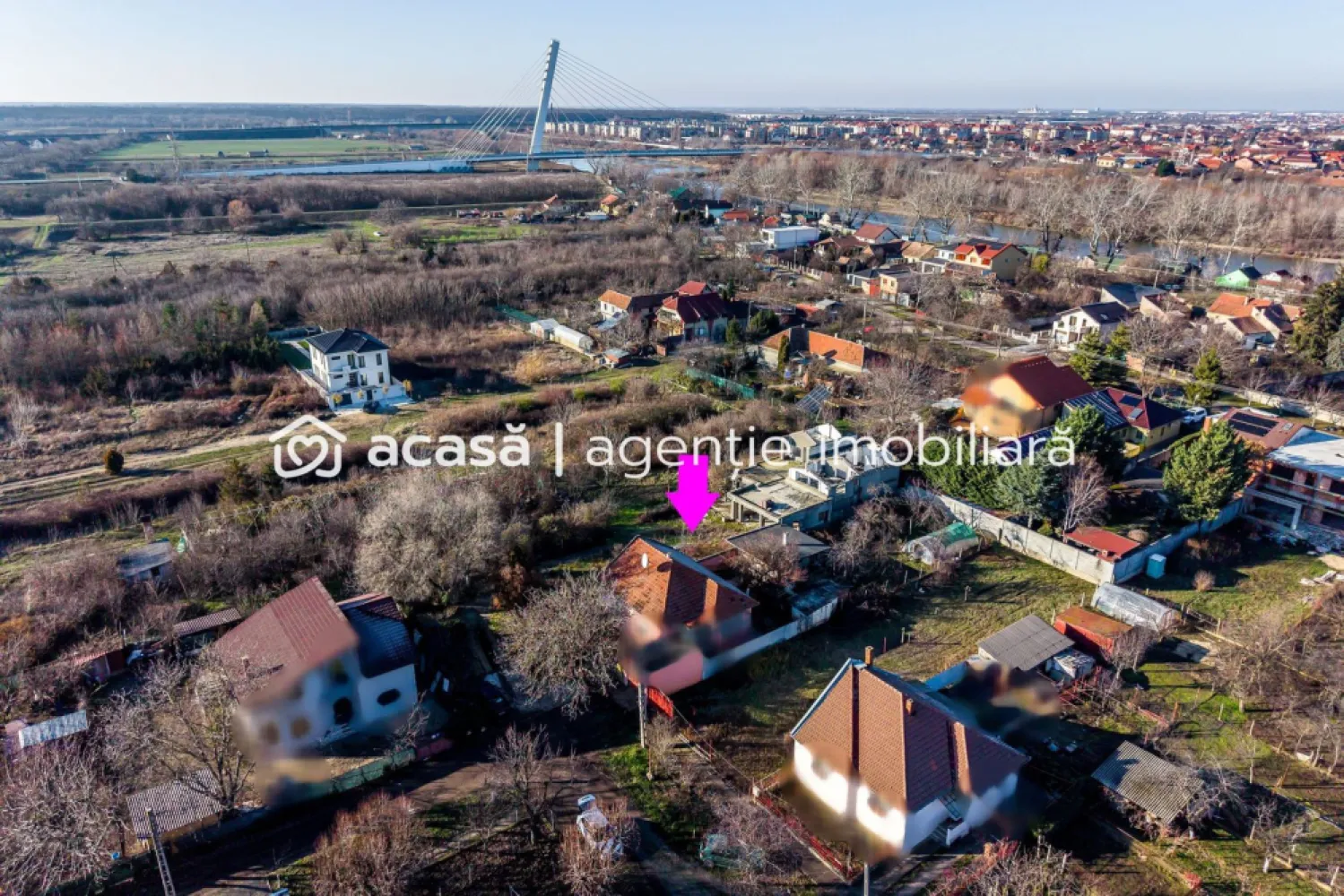 Teren 620 mp în Aradul Nou – lângă Tabacovici Residence | 105.000 € - Îți propun spre vânzare un teren de 620 mp, situat într-o zonă rezidențială liniștită din Aradul Nou, chiar lângă Tabacovici Residence – un cartier ales de oameni care își doresc confort, siguranță și intimitate.

Poziționare specială:
Terenul este amplasat pe o stradă înfundată, care deservește exclusiv această proprietate.
Fără trafic. Fără zgomot. Doar liniște.
Un loc unde te poți imagina trăind:
dimineți liniștite, o curte exact așa cum o visezi, o casă construită după regulile tale, într-o zonă unde vecinătățile sunt atent alese.

 Avantaje importante:
✔ suprafață ideală – 620 mp
✔ toate utilitățile disponibile
✔ zonă exclusivistă, cu potențial foarte bun de valorizare
✔ perfect pentru familie sau cuplu

Preț: 105.000 € | Comision 0% pentru cumpărător

Acesta nu este doar un teren.
Este locul unde poate începe povestea casei tale.

📞 Pentru detalii și vizionare:
Sebastian Nica – 0722 252 639

Nu dispui de toată suma? Te ajutăm noi gratuit! Îți obținem oferte de la 16 bănci.

Ai o proprietate de vânzare în Arad și vrei să știi cât valorează cu adevărat?
Sună-mă pentru o evaluare gratuită, fără obligații.

Birou: ACASĂ | Agenție imobiliară Arad
Bulevardul Decebal 2, Arad 310133
