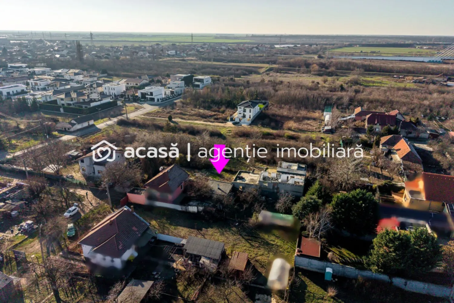 Teren 620 mp în Aradul Nou – lângă Tabacovici Residence | 105.000 € - Îți propun spre vânzare un teren de 620 mp, situat într-o zonă rezidențială liniștită din Aradul Nou, chiar lângă Tabacovici Residence – un cartier ales de oameni care își doresc confort, siguranță și intimitate.

Poziționare specială:
Terenul este amplasat pe o stradă înfundată, care deservește exclusiv această proprietate.
Fără trafic. Fără zgomot. Doar liniște.
Un loc unde te poți imagina trăind:
dimineți liniștite, o curte exact așa cum o visezi, o casă construită după regulile tale, într-o zonă unde vecinătățile sunt atent alese.

 Avantaje importante:
✔ suprafață ideală – 620 mp
✔ toate utilitățile disponibile
✔ zonă exclusivistă, cu potențial foarte bun de valorizare
✔ perfect pentru familie sau cuplu

Preț: 105.000 € | Comision 0% pentru cumpărător

Acesta nu este doar un teren.
Este locul unde poate începe povestea casei tale.

📞 Pentru detalii și vizionare:
Sebastian Nica – 0722 252 639

Nu dispui de toată suma? Te ajutăm noi gratuit! Îți obținem oferte de la 16 bănci.

Ai o proprietate de vânzare în Arad și vrei să știi cât valorează cu adevărat?
Sună-mă pentru o evaluare gratuită, fără obligații.

Birou: ACASĂ | Agenție imobiliară Arad
Bulevardul Decebal 2, Arad 310133