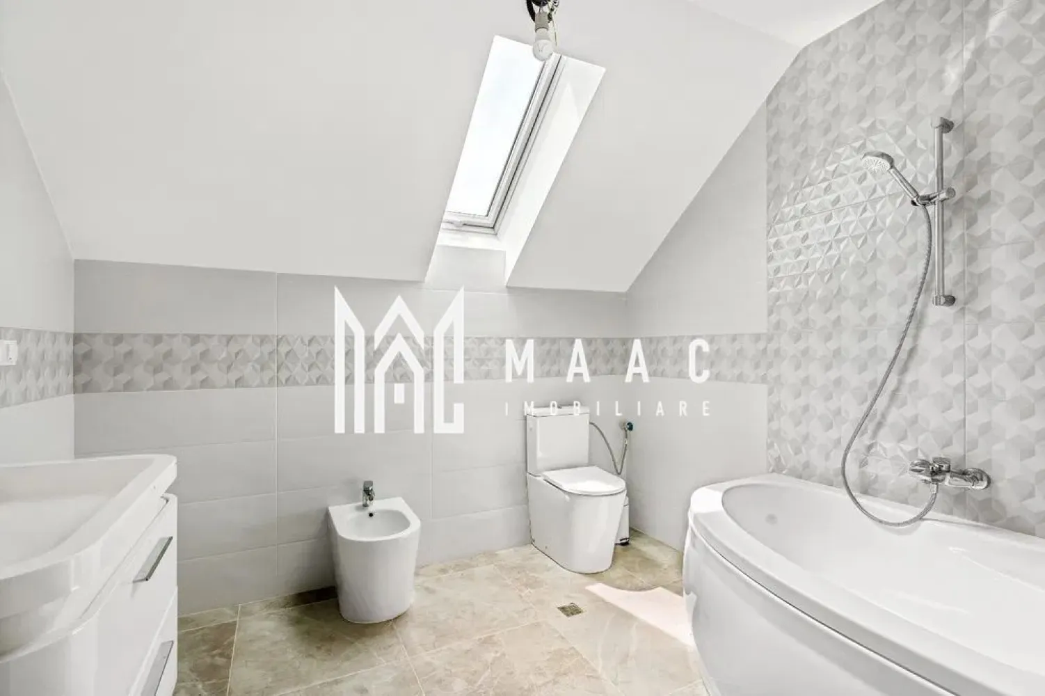 Casa 5 camere | Moderna | Teren 1036 MP | Tocile