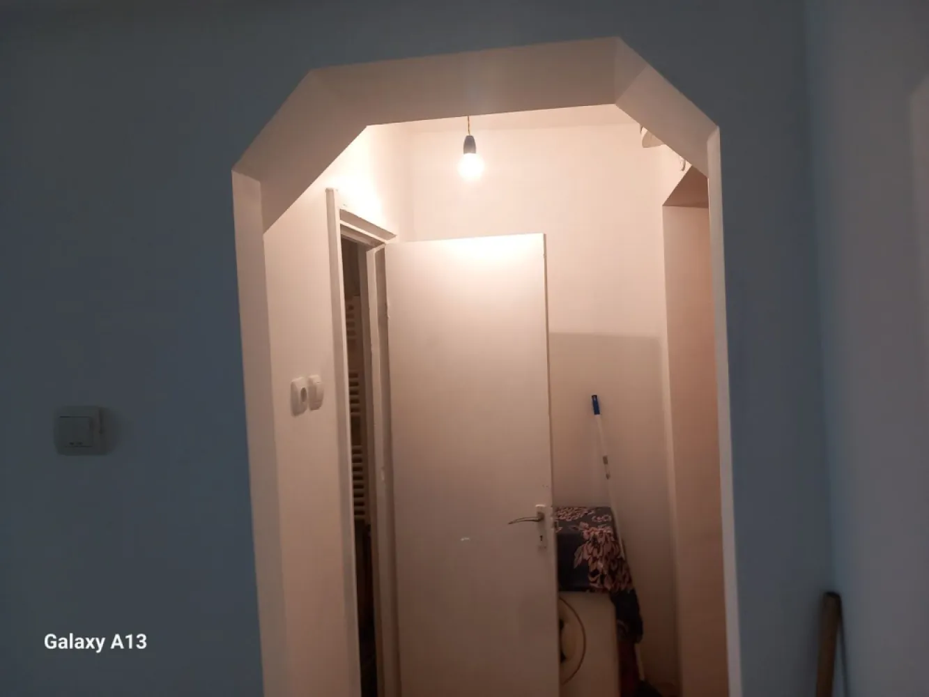 BRASADAS vinde ap 2 cam 33mp CARAMIDA la etajul 4 în Micro 14. - Agenția BRASADAS vinde apartament cu doua camere 33mp din CARAMIDA la etajul 4 în Micro 14 cu acoperis. Apartamentul este mobilat partial si RENOVAT partial. Baia necesita renovare. Disponibil imediat.
Pentru mai multe oferte accesați : www.brasadas.com.
