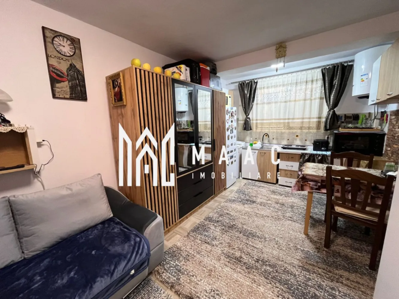 Garsoniera | Demisol | 26,33 MP | Zona Hipodrom 3 - MAAC Imobiliare vă propune spre vânzare o garsonieră situată într-o zonă liniștită și accesibilă - Hipodrom 3, lângă magazinul Supeco. Această proprietate este ideală pentru cei care caută confort și accesibilitate. Caracteristici Principale Suprafață Totală Utilă: 26,33 mp Localizare: Hipodrom 3, lângă magazinul Supeco Tipul Proprietății: Garsonieră Încălzire: Electrică (fără gaz) Avantaje și Beneficii: Localizare Excelentă: Aproape de mijloacele de transport în comun, facilități comerciale (magazinul Supeco), școli și zone verzi. Nu necesită investiții suplimentare: Se vinde la cheie, gata pentru mutare. Confort și Funcționalitate: Spațiul este bine compartimentat și optimizat pentru a oferi maximum de confort. Încălzire Electrică: Sistem de încălzire modern și eficient, eliminând necesitatea gazului. Siguranță și Liniște: Zona este recunoscută pentru siguranța sa și atmosfera liniștită, ideală pentru locuit. Pentru mai multe detalii precizati telefonic ca ati vazut anuntul cu ID: CP2124184 }}