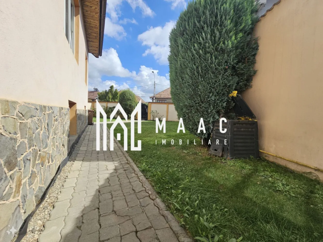 Casa individuala | 349 mp teren | Garaj | Zona Lazaret - Vă prezentăm o oportunitate unică de a achiziționa o casă individuală situată în zona Lazaret, una dintre cele mai apreciate și liniștite zone rezidențiale din Sibiu. Această proprietate se remarcă printr-un teren generos de 349 mp, având o curte liberă de 150 mp, care oferă posibilitatea parcării a două autovehicule – unul în garaj și cel de-al doilea sub carport. Detalii principale: Suprafață totală teren: 349 mp Curte liberă: 150 mp 4 camere spațioase Compartimentare decomandată An construcție: 1978 Regim de înălțime: D+P+Pod Sistem de încălzire: centrală proprie și calorifere Proprietatea este amplasată într-o zonă exclusivistă de case, cu acces facil la străzi asfaltate, iluminat public și stații de transport în comun, oferindu-vă confortul și liniștea unui cartier de top. Compartimentare funcțională și practică: Demisol: O bucătărie spațioasă cu loc de luat masa, un grup sanitar de serviciu, pivniță, cameră tehnică și un spațiu suplimentar de depozitare. Parter: Un hol generos din care se accesează complet decomandat cele 4 camere și o baie modernă. Pod: Spațiu ideal pentru depozitare. Construită din beton și cărămidă, casa oferă stabilitate și durabilitate. A fost renovată ultima dată în 2017, beneficiind de finisaje moderne: Ușa de intrare din metal Uși interioare din lemn Ferestre din PVC cu geam termopan Pardoseli din parchet și gresie Pereți finisati cu vopsea lavabilă Proprietatea se vinde nemobilată, cu excepția mobilierului din bucătărie, oferind astfel noilor proprietari libertatea de a-și amenaja casa după propriul gust. Pentru mai multe detalii sau pentru a programa o vizionare, vă rugăm să ne contactați in legatura cu anuntul cu ID: CP2118150. }}