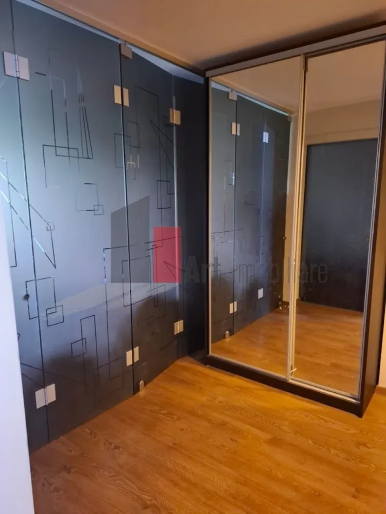 Vânzare apartament 3 camere Obregia
