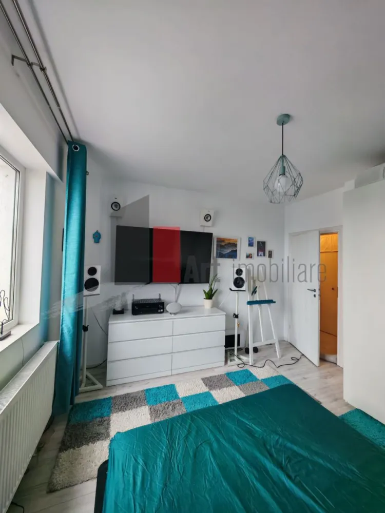 Apartament cu doua camere de vanzare -Pacii-cu centrala-mobilat si utilat