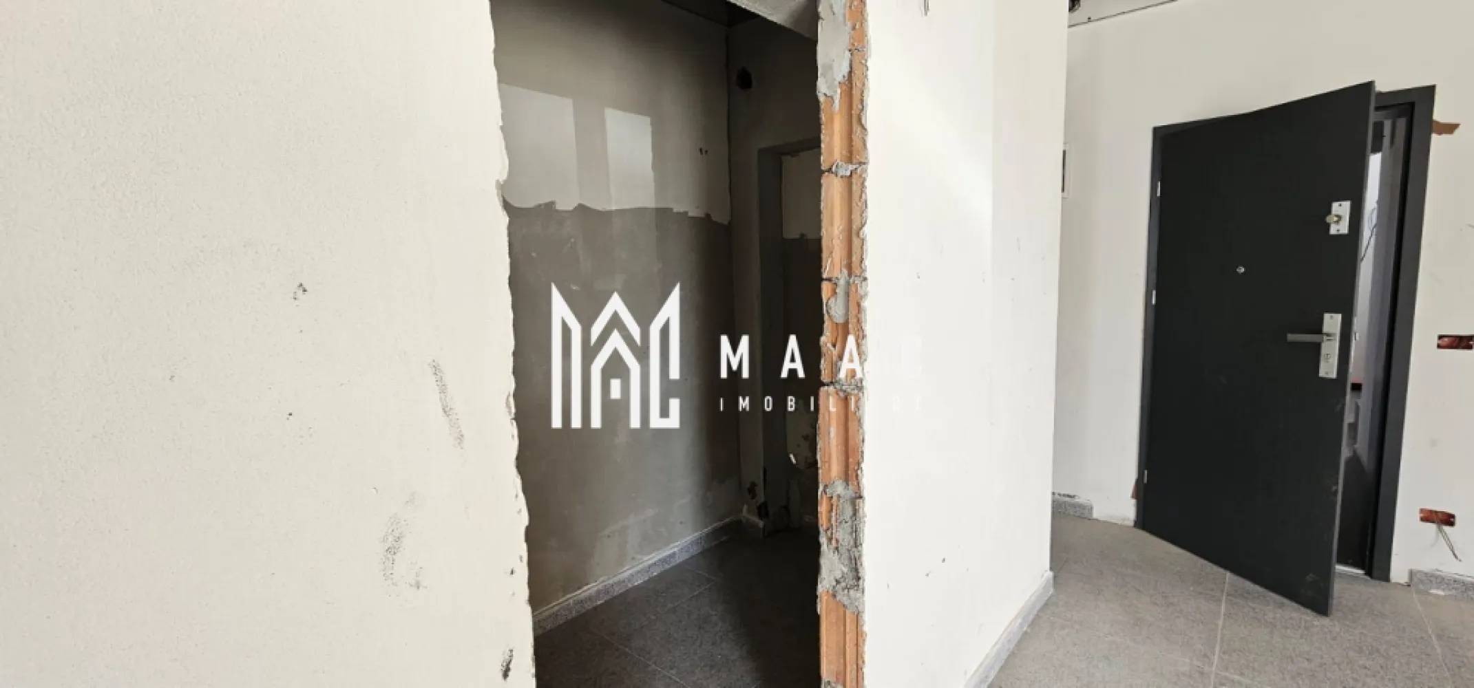 Spatiu Comercial | 54 Mp | Zona Calea Surii mici - MAAC IMOBILIARE vă oferă o oportunitate excelentă de închiriere a unui spațiu comercial modern și flexibil, potrivit pentru orice tip de afacere sau pentru amenajarea unui birou de lucru profesionist. Caracteristici Spațiu: Suprafață Totală: 54 mp, optimizați inteligent pentru a permite amenajarea personalizată în funcție de nevoile dvs. Versatilitate: Potrivit pentru o gamă largă de activități comerciale – de la retail, cabinete profesionale, la birouri moderne sau showroom-uri. Open-Space: Spațiu deschis care poate fi compartimentat după preferințele chiriașului. Facilități Modernizate: Spațiul este dotat cu toate utilitățile necesare, inclusiv conexiuni la internet de mare viteză și instalații electrice recent modernizate. Alte Avantaje: Vizibilitate și Accesibilitate: Spațiul este situat într-o zonă cu trafic intens, având vizibilitate excelentă și acces facil pentru clienți. Luminozitate Naturală: Ferestre mari ce asigură un flux generos de lumină naturală, creând o atmosferă plăcută și productivă. Posibilitate de Parcare: Spațiu adiacent pentru clienți sau angajați. Pentru mai multe detalii precizati telefonic ca ati vazut anuntul cu ID : CP2112633 }}