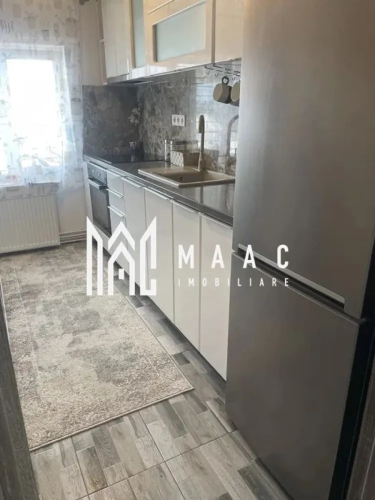 Apartament 4 camere | Terasa | Balcon | 136MP | Arhitectilor - MAAC Imobiliare va prezinta un apartament tip Penthouse cu 4 camere, situat într-un imobil de construcție nouă in zona Arhitectilor. Suprafață și compartimentare: Living spațios Bucătărie separată, complet utilată 2 băi moderne, echipate cu dotări de calitate Terasa acoperită, cu un grătar integrat și loc de luat masa Două balcoane generoase Dotări și finisaje: Se vinde mobilat și complet utilat, exact ca în poze, oferind un aspect modern și funcțional. Geamuri termopan pentru izolație termică și fonică de calitate superioară. Încălzire proprie prin centrală termică. Facilități ale imobilului: Loc de parcare inclus în preț Imobil nou, cu izolație termică modernă, reducând costurile de întreținere și asigurând o atmosferă plăcută indiferent de sezon. Localizare și avantaje: Zona Arhitecților este cunoscută pentru facilitățile excelente: Magazine la câteva minute distanță pentru cumpărături rapide și eficiente. Parcuri și spații verzi, ideale pentru recreere. Stație de autobuz în apropiere, facilitând accesul către alte părți ale orașului. Farmacii și alte servicii esențiale la distanță mică, oferind un plus de confort. Pentru mai multe detalii precizati telefonic ca ati vazut anuntul cu ID: CP2108511 }}