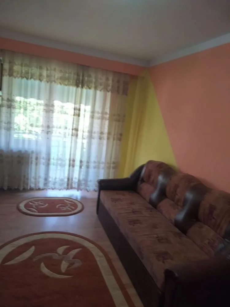 BRASADAS vinde apt. cu 2 camere la etajul 4 in Micro 17. - Agenția imobiliara BRASADAS vinde apartament cu 2 camere la etajul 4/4 in Micro 17.
Apartamentul este renovat si se vinde mobilat si utilat.
www.brasadas.com.