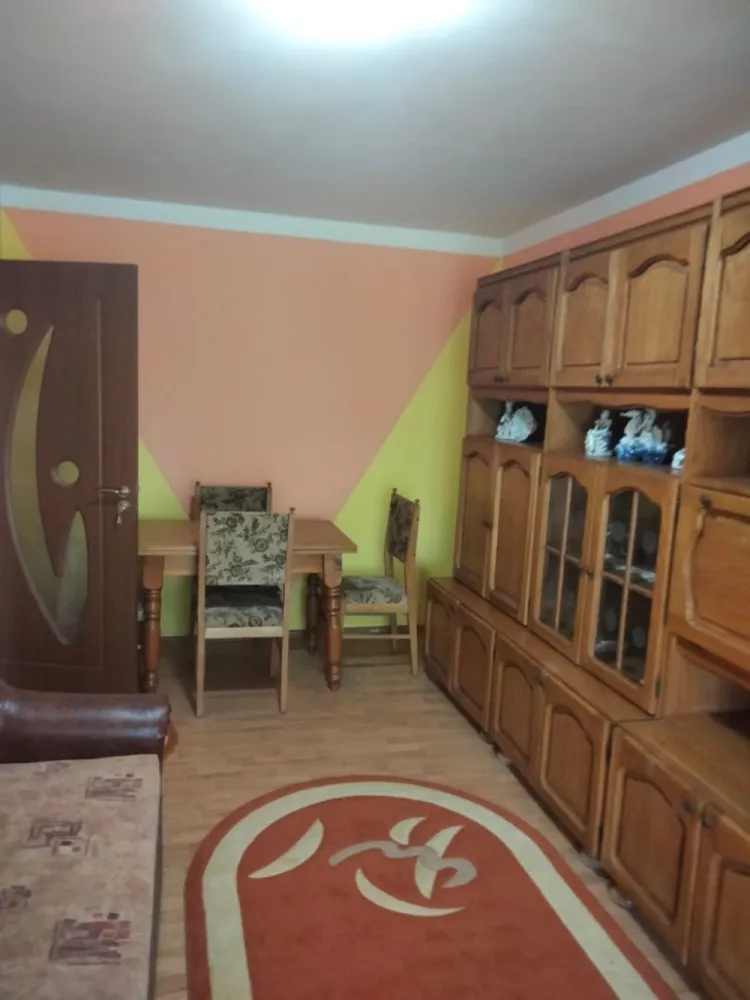 BRASADAS vinde apt. cu 2 camere la etajul 4 in Micro 17. - Agenția imobiliara BRASADAS vinde apartament cu 2 camere la etajul 4/4 in Micro 17.
Apartamentul este renovat si se vinde mobilat si utilat.
www.brasadas.com.