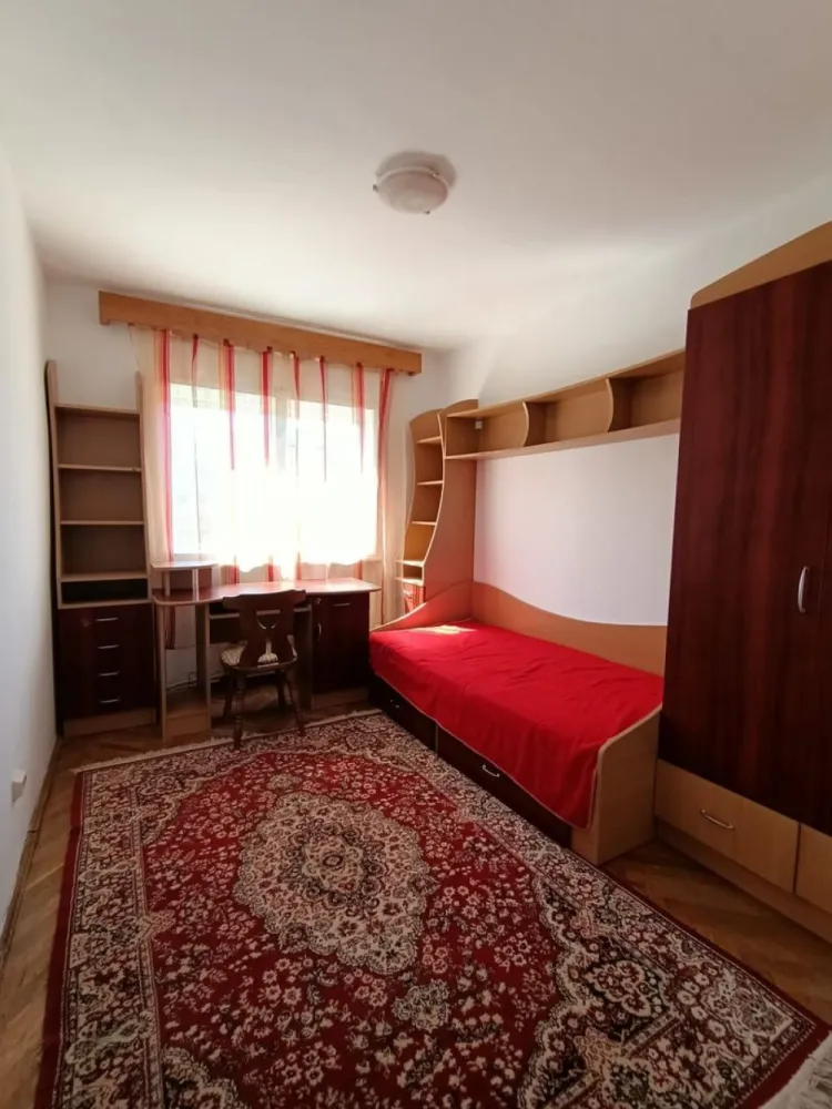 Ag EUROPA vinde ap 3 cam 65mp etaj 4 in zona CENTRALA. - Agentia EUROPA vinde apartament cu 3 camere in suprafata de 65mp la etajul 4 in zona CENTRALA.