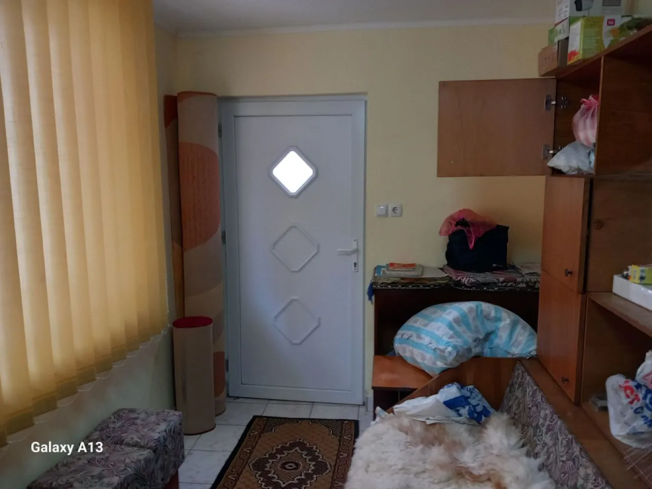BRASADAS vinde casa 2 cam cu etaj 6 ari zona Bercu Rosu. - Agenția imobiliara BRASADAS vinde casa individuala cu etaj construita in 1977 si renovata in 2020 în zona Bercu Rosu cu 2 camere si 6 ari teren aferent. Garajul este la PARTER.