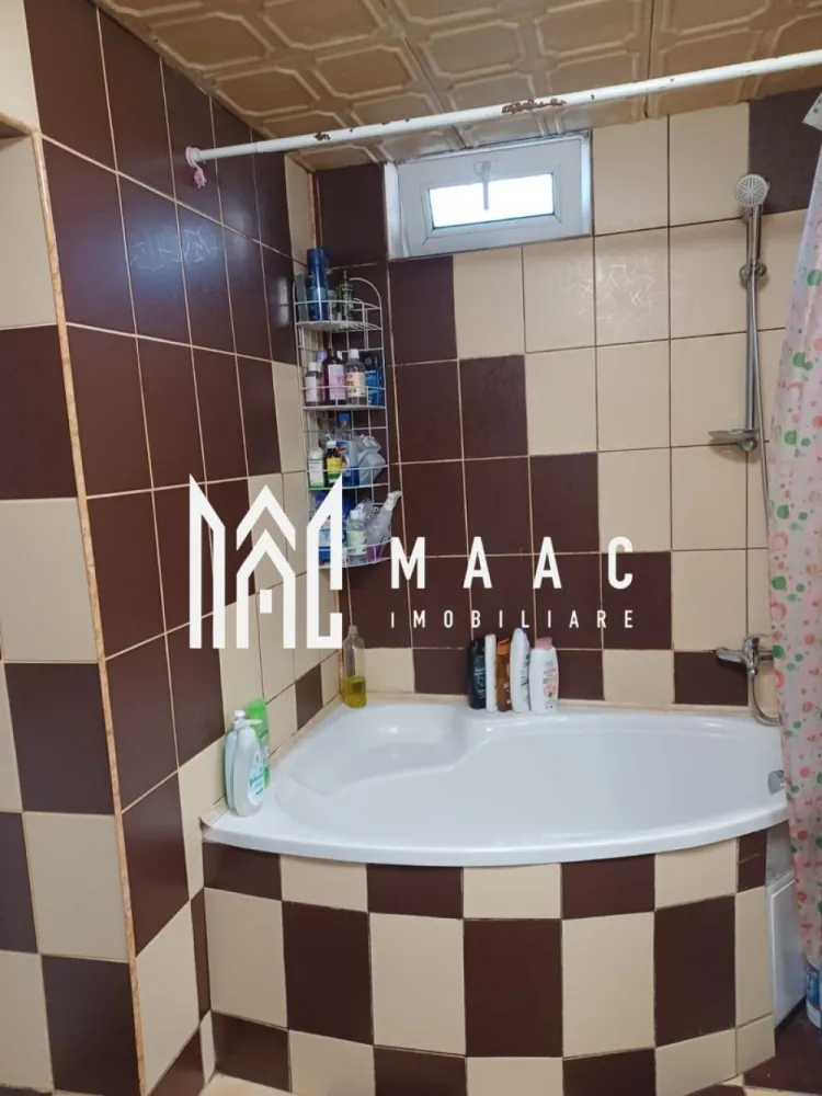 Casa 4 camere | Curte proprie | Central