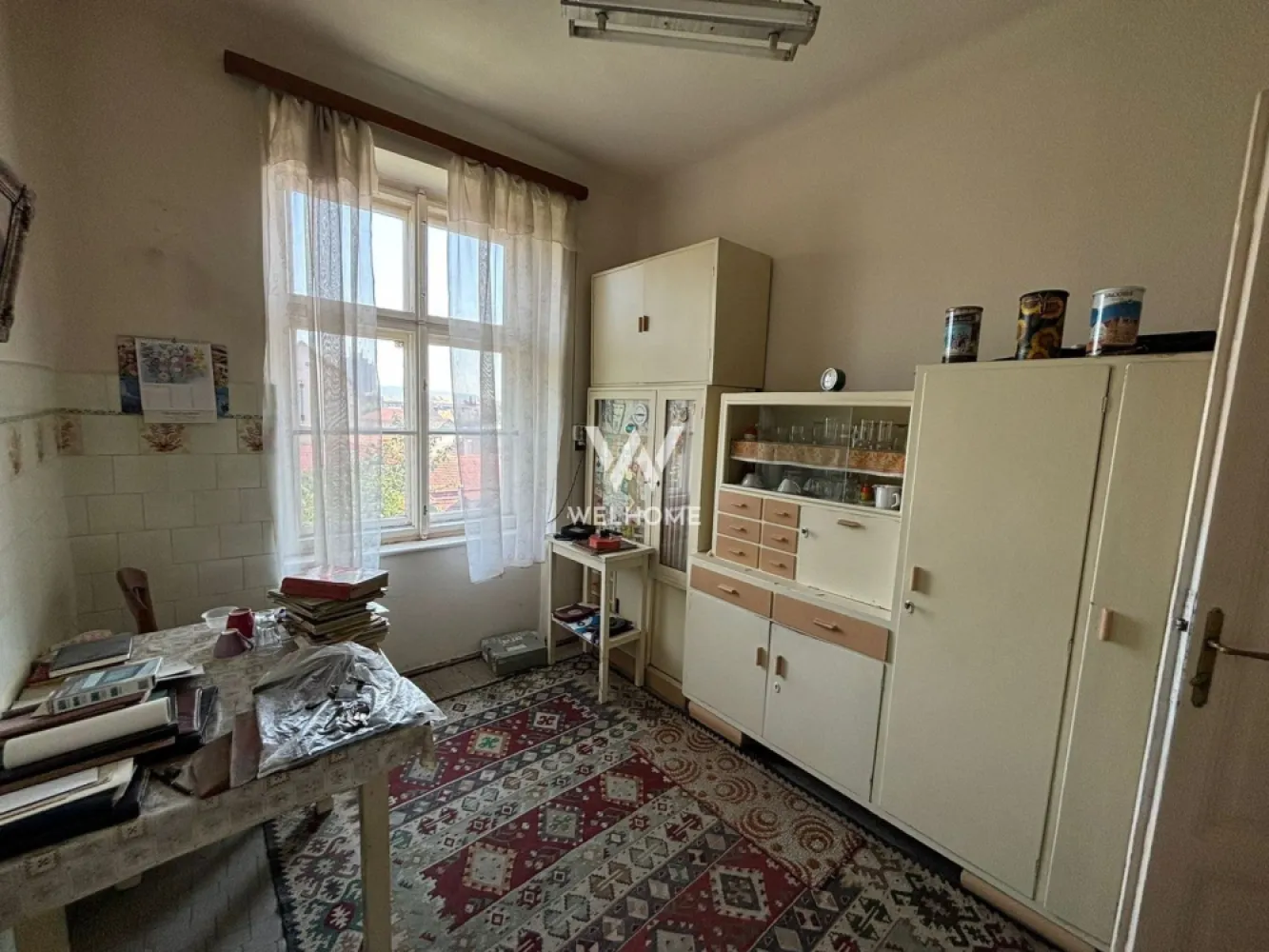 Apartament DECOMANDAT 2 camere - zona Centrala - Apartament 75 mp, bucatarie separata, 2 bai - str. Rennes 

Oportunitate investitie
- la 3 minute de Parcul Sub Arini
- Suprafata utila: 75 mp
- Compartimentat astfel: hol acces, living, bucatarie separata, dormitor, baie cu geam, baie de serviciu si debara.
- Imobilul beneficiaza de pivnita proprie circa 12 mp si pod.
- Apartamentul se preda mobilat exact ca in poze.
- Localizat intr-o zona buna in imediata apropiere a centrului istoric si a Parcului Sub Arini.
- Pretabi pentru regim hotelier, spatiu de birouri, locuit sau diverse activitati.

Telefon: 0747639802
Pret: 145.000 Euro Negociabil