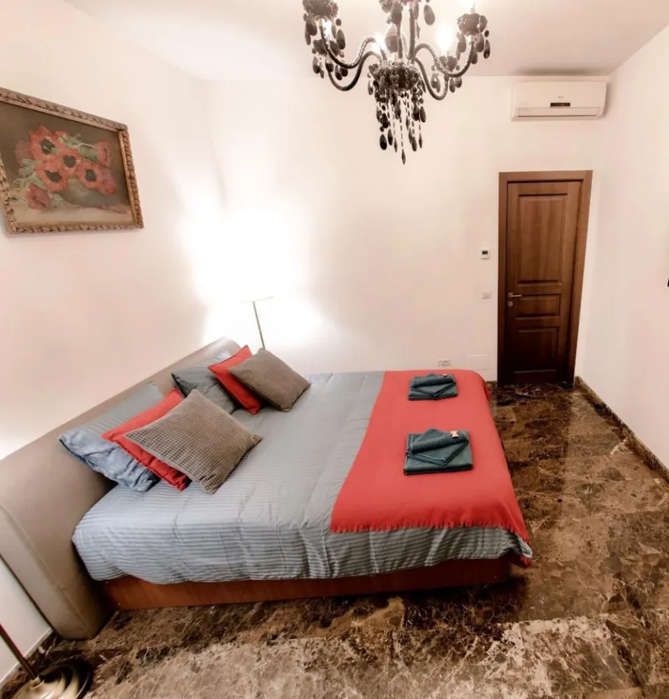 Universitate apartament 5 camere 220 mp de inchiriat